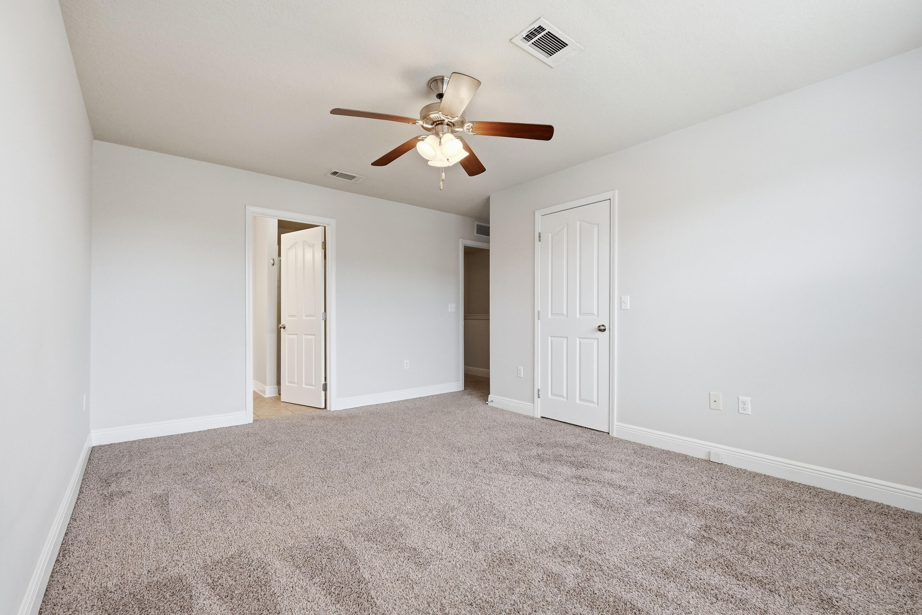 RESERVE POINTE TOWNHOMES - Residential