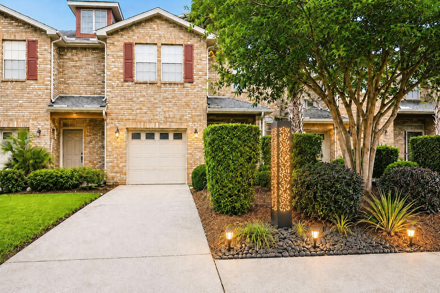 RESERVE POINTE TOWNHOMES - Residential