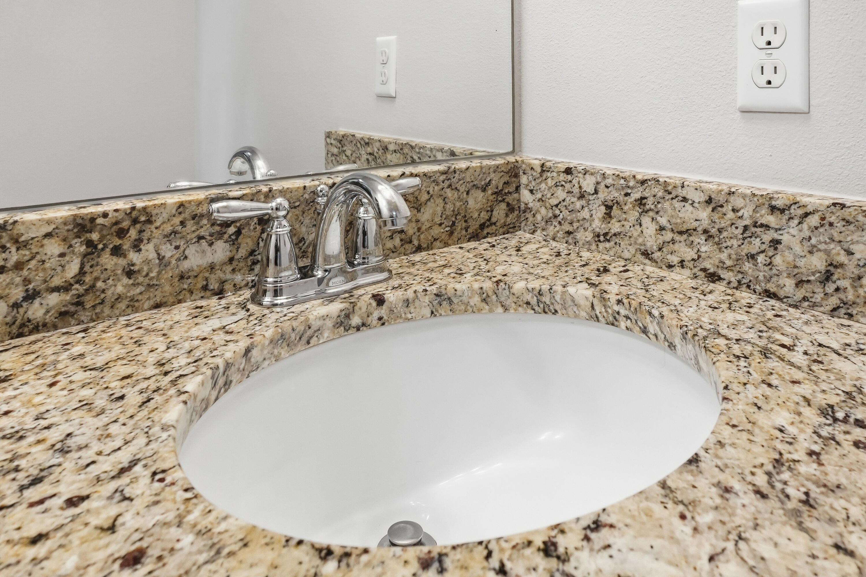 RESERVE POINTE TOWNHOMES - Residential