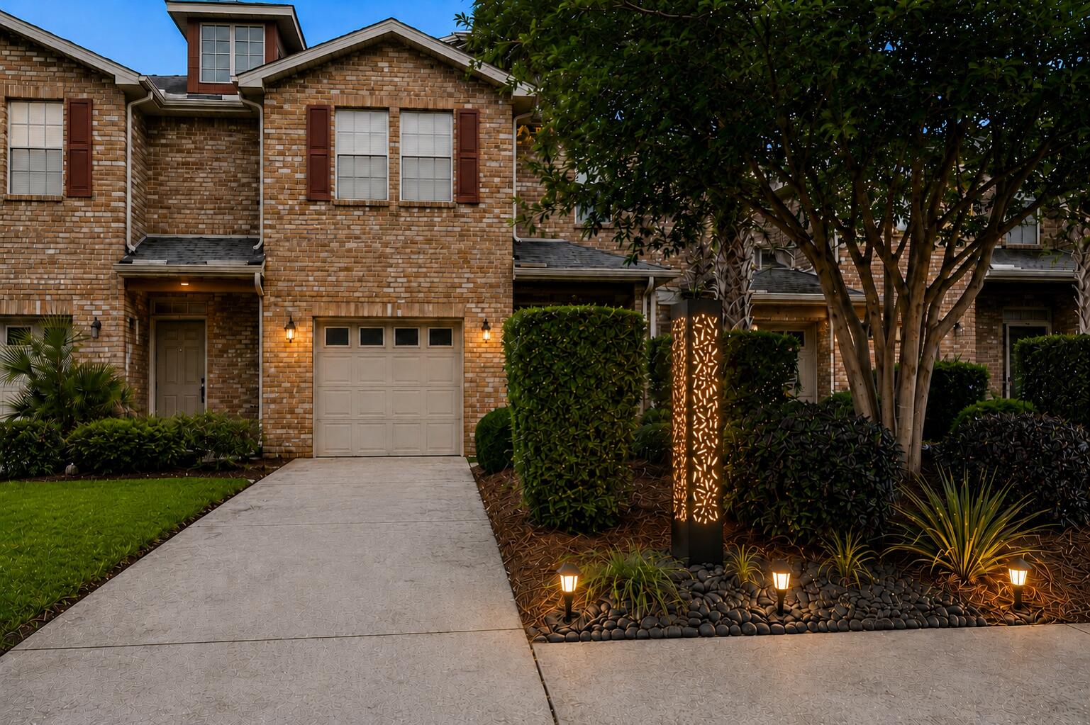 RESERVE POINTE TOWNHOMES - Residential