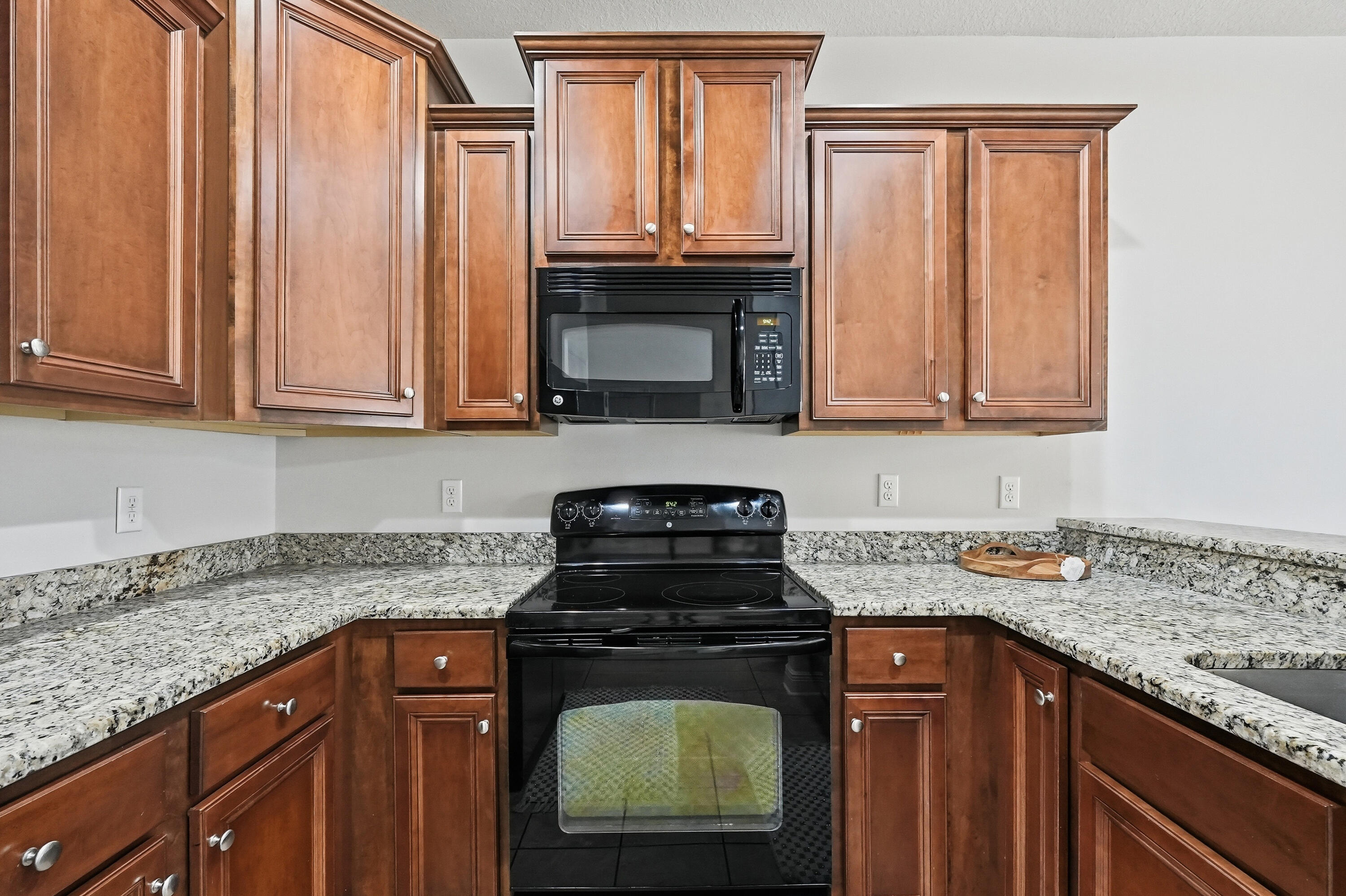 RESERVE POINTE TOWNHOMES - Residential