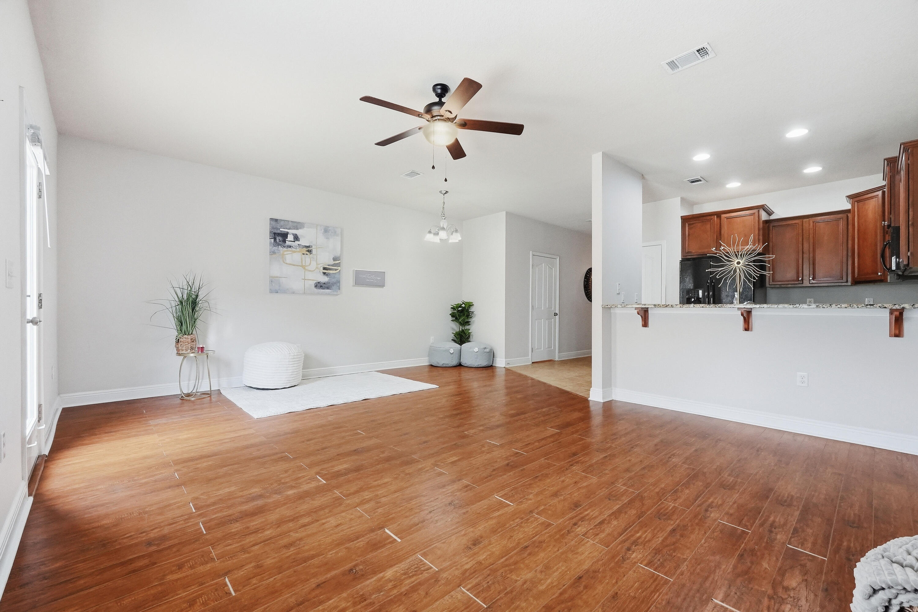 RESERVE POINTE TOWNHOMES - Residential