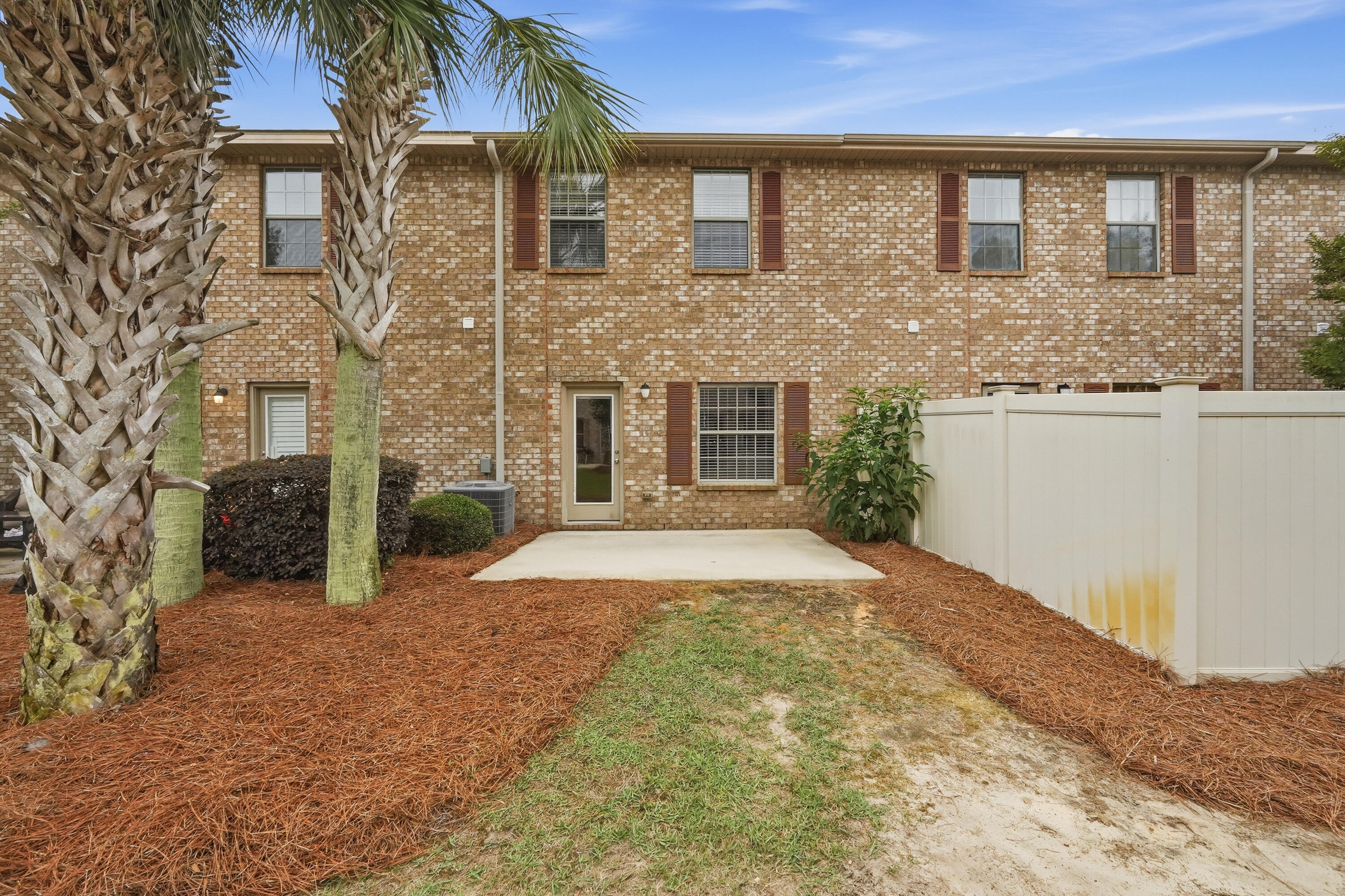RESERVE POINTE TOWNHOMES - Residential