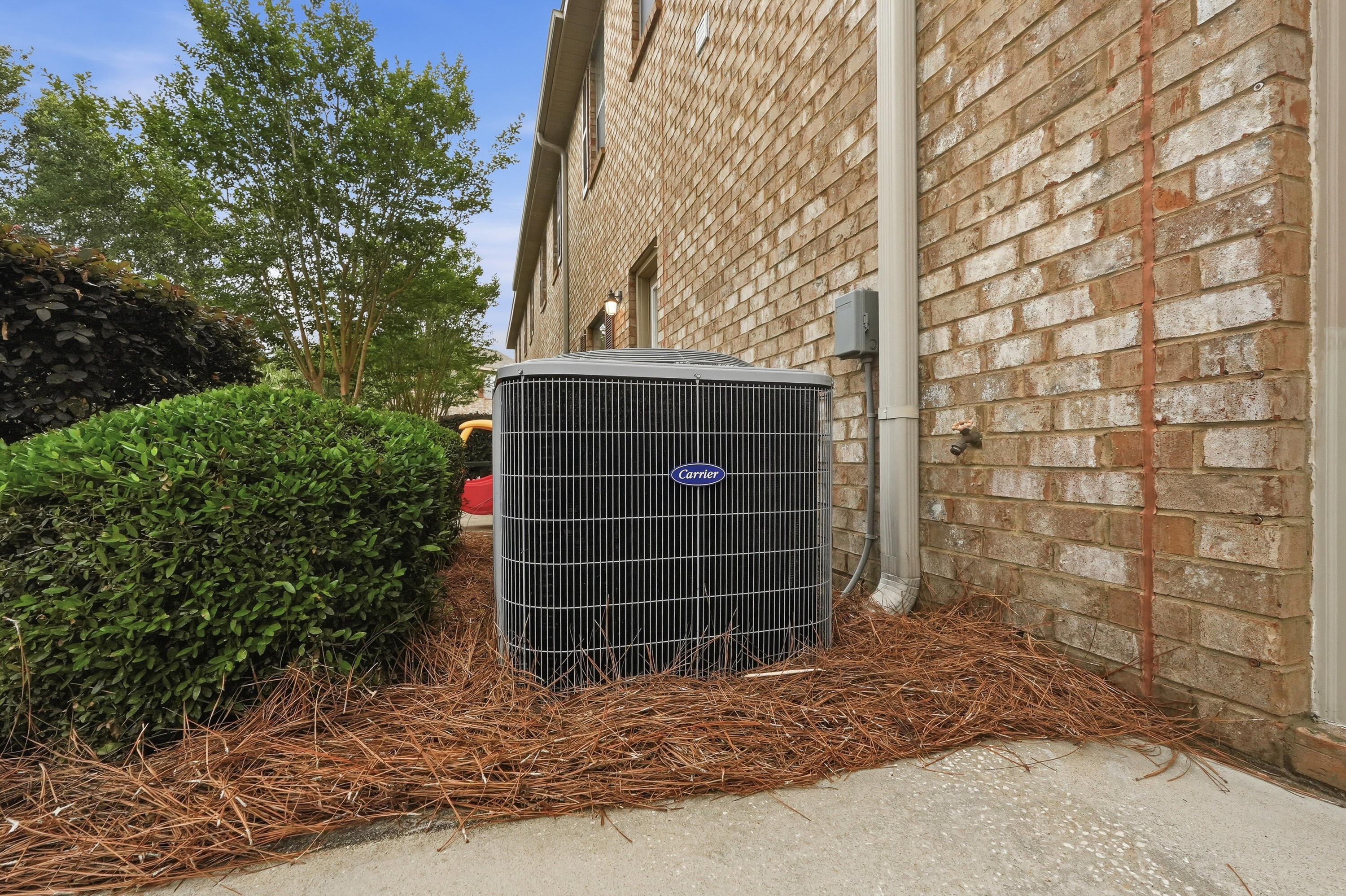 RESERVE POINTE TOWNHOMES - Residential