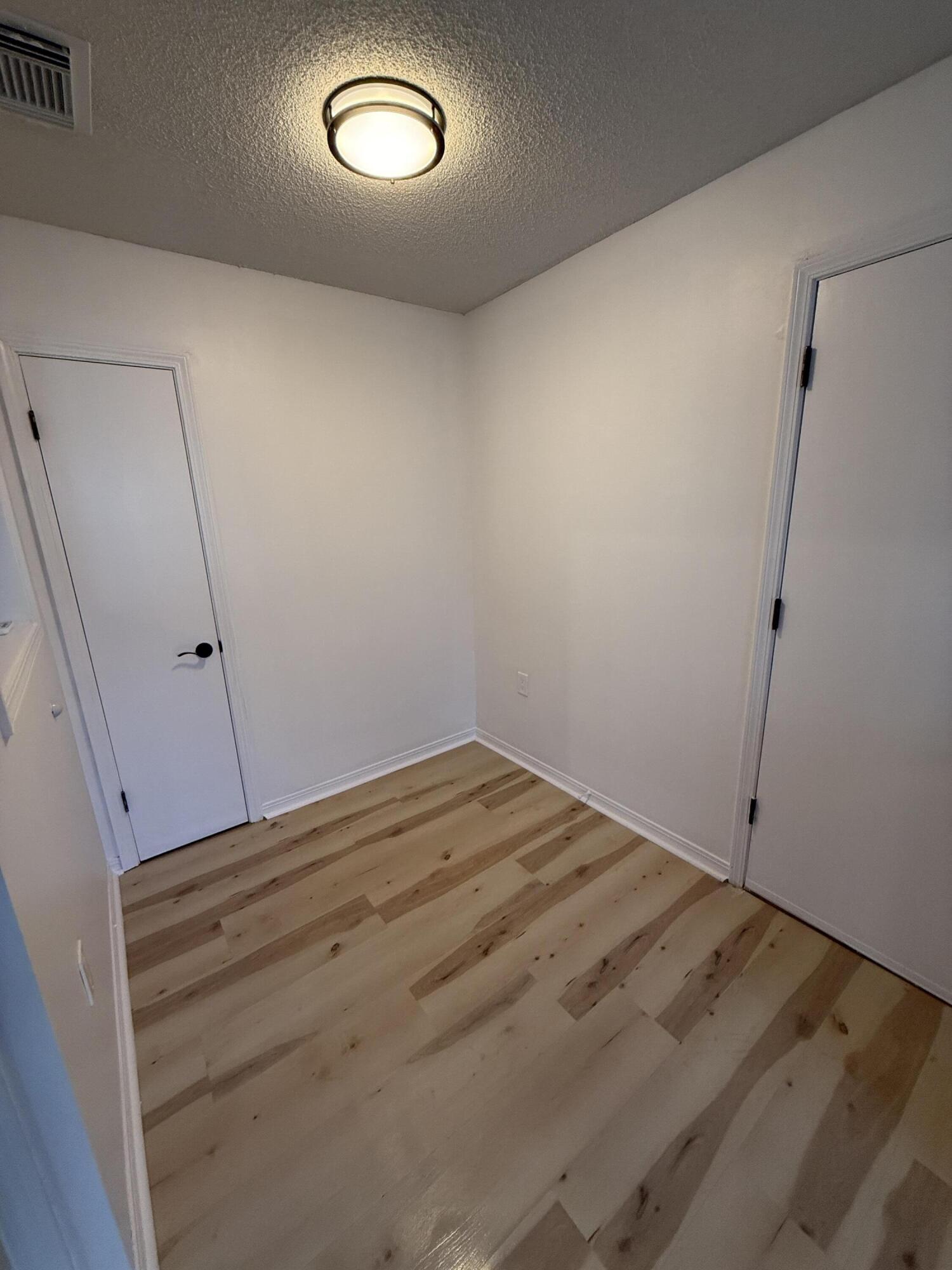 MARY ESTHER MANOR - Residential