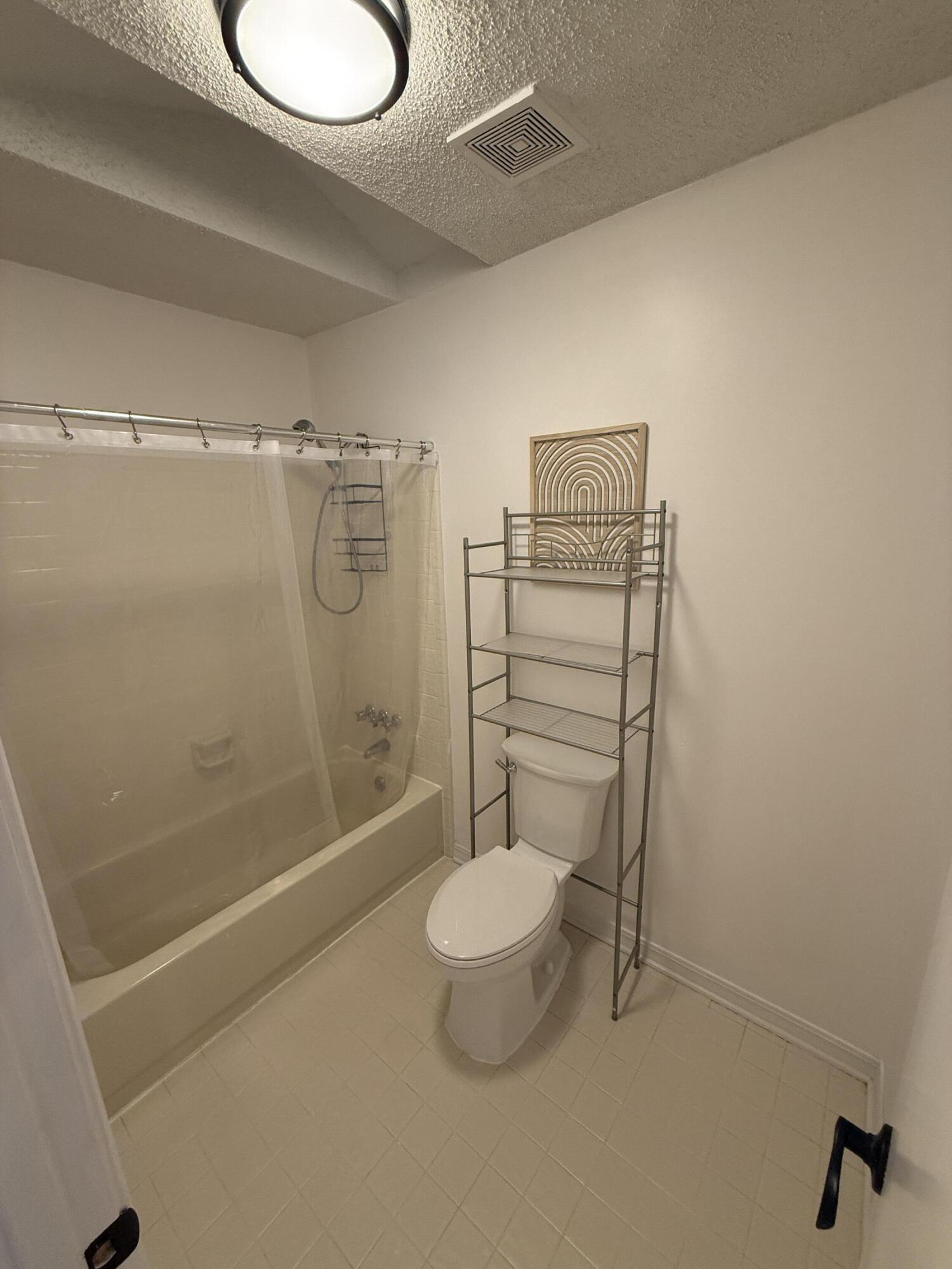 MARY ESTHER MANOR - Residential