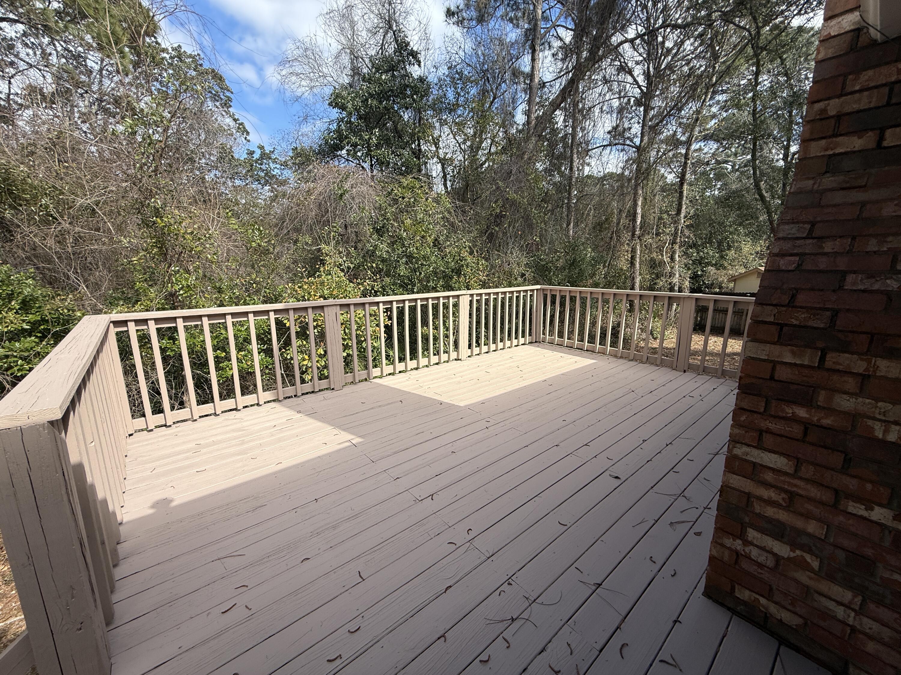 MARY ESTHER MANOR - Residential