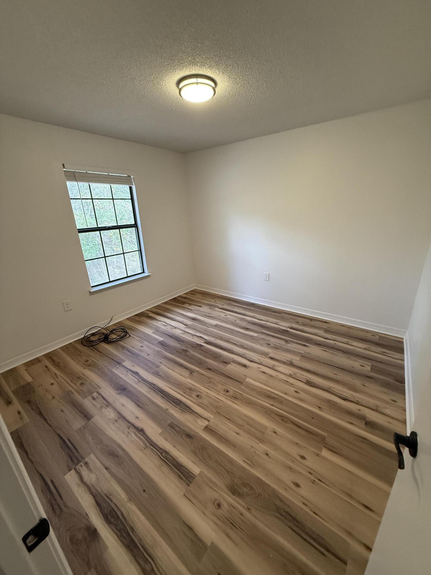 MARY ESTHER MANOR - Residential