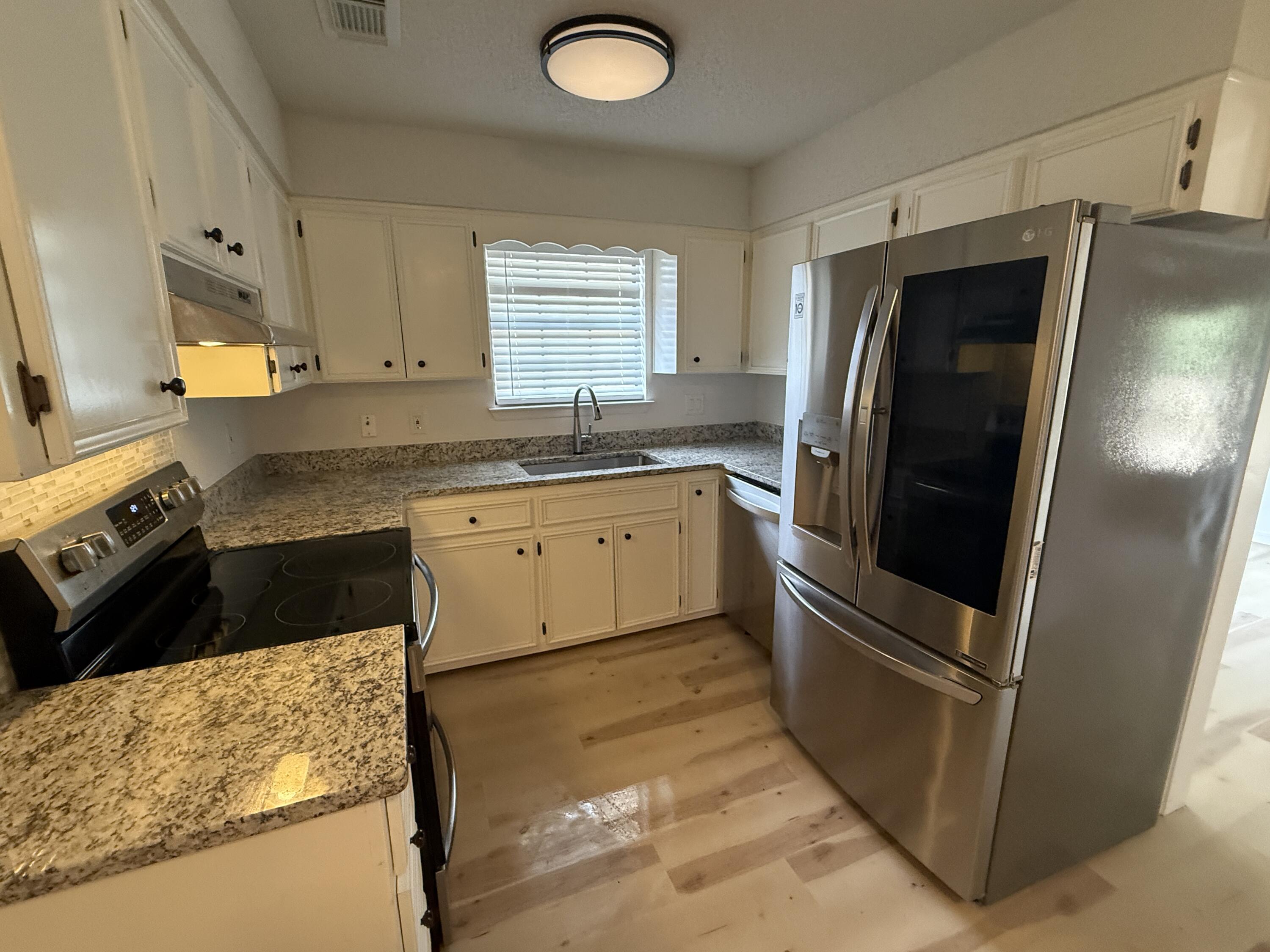 MARY ESTHER MANOR - Residential