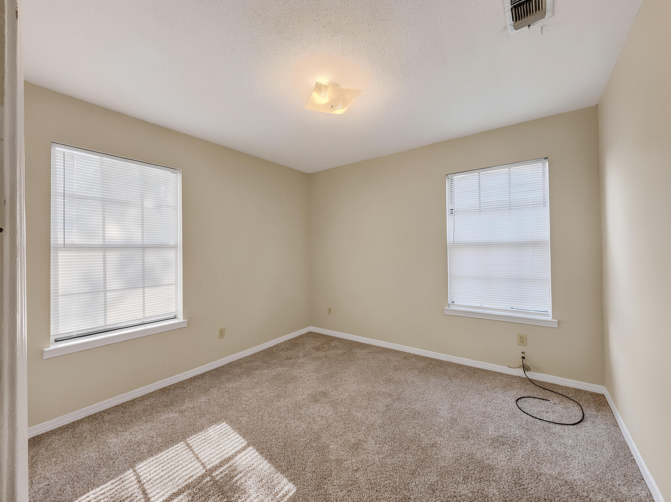 HIDDEN TRAILS PH 1 - Residential Lease