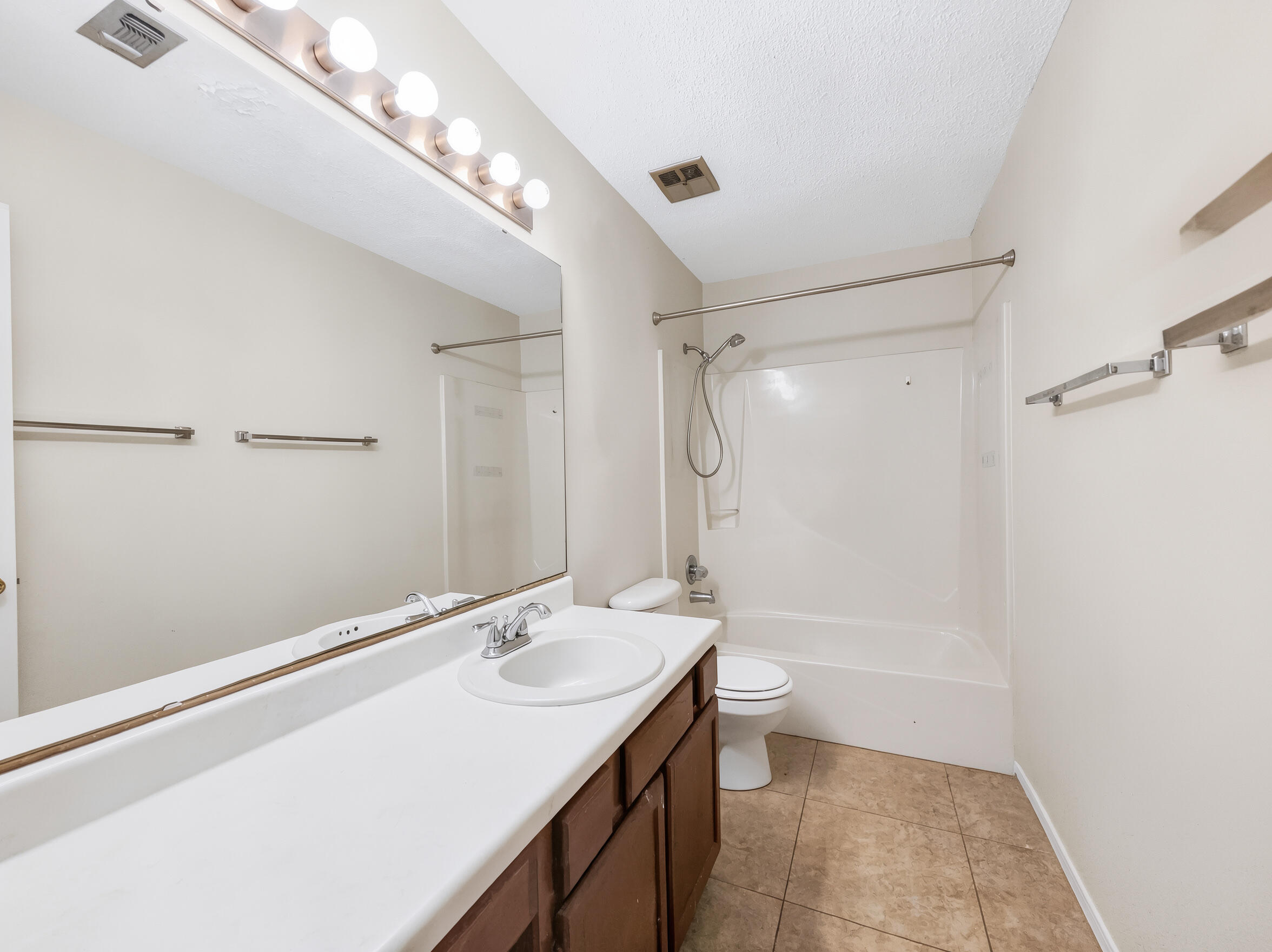 HIDDEN TRAILS PH 1 - Residential Lease