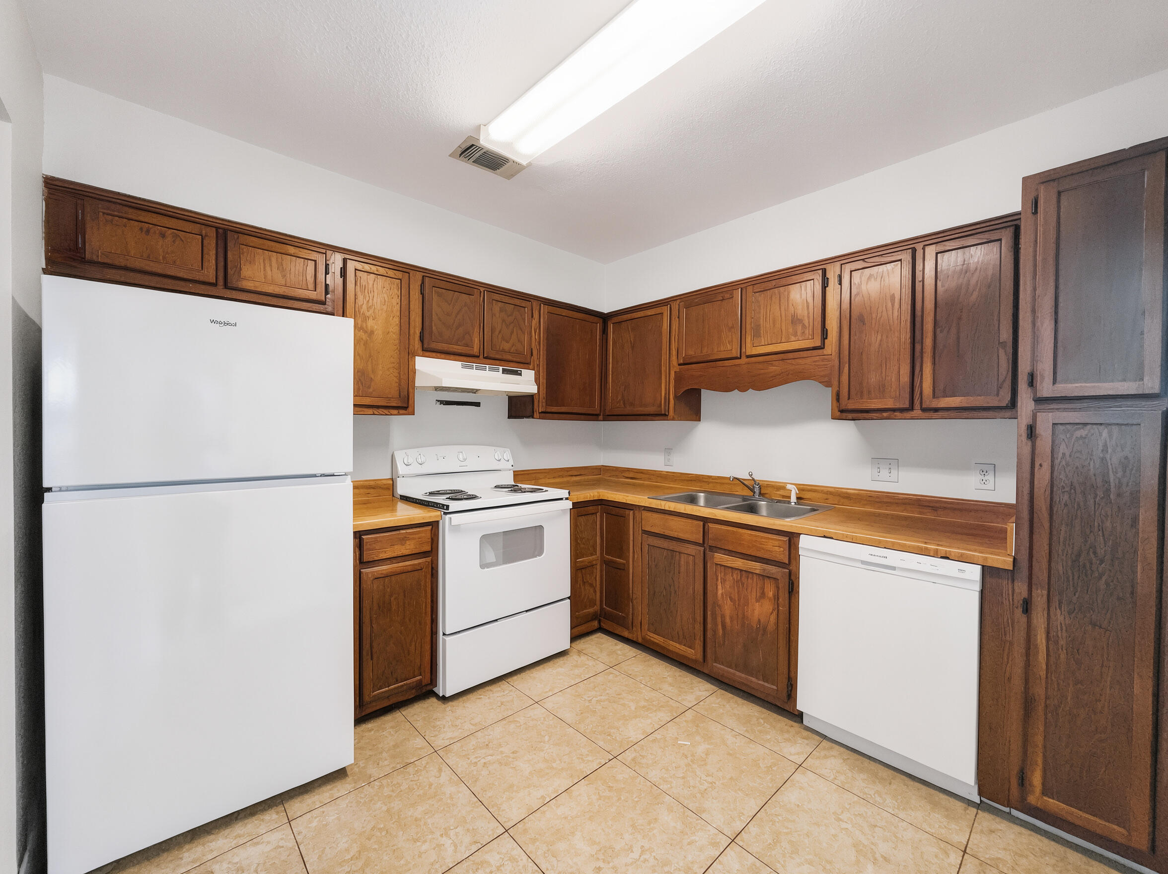 HIDDEN TRAILS PH 1 - Residential Lease