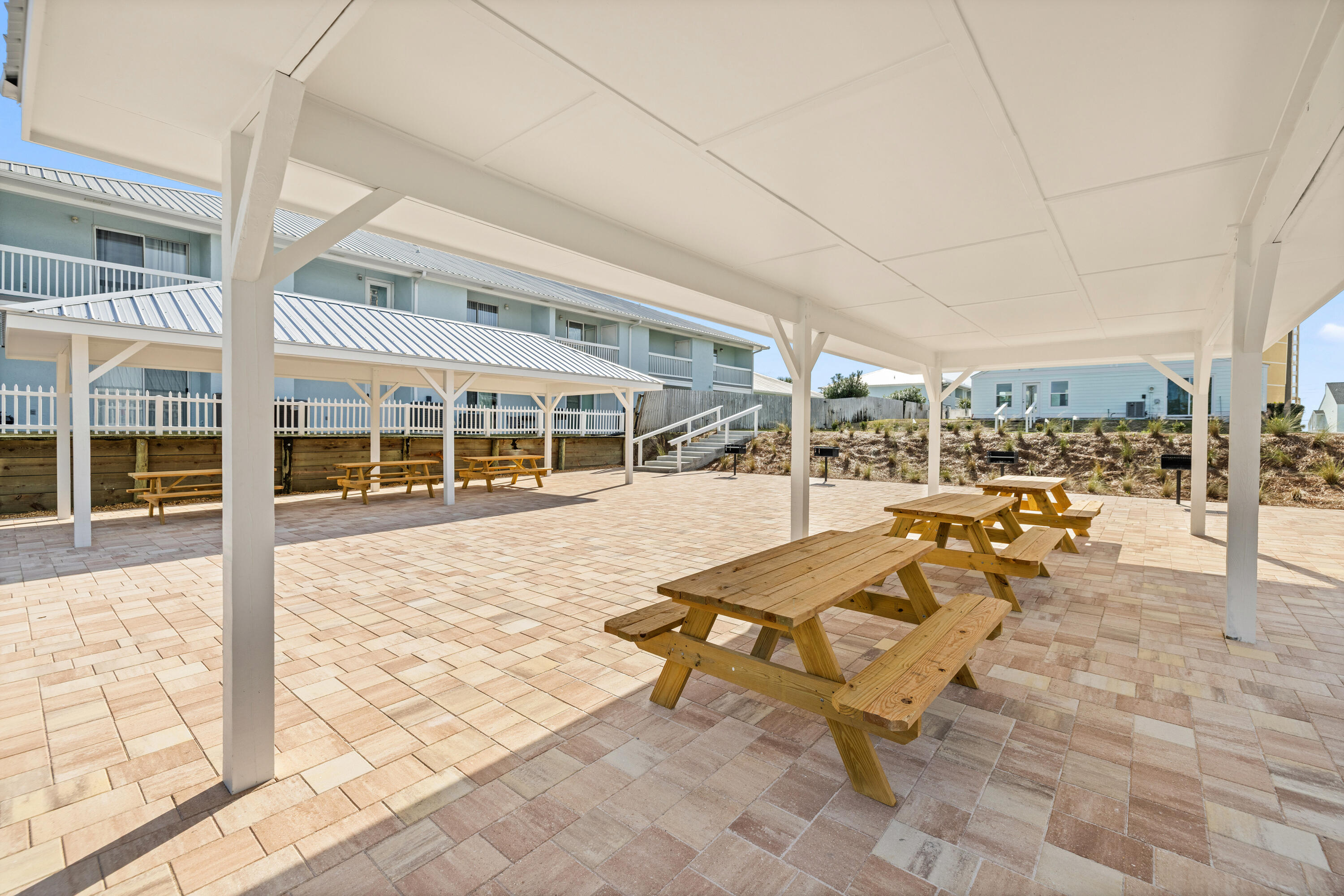 SOUTHWIND 1 CONDO - Residential