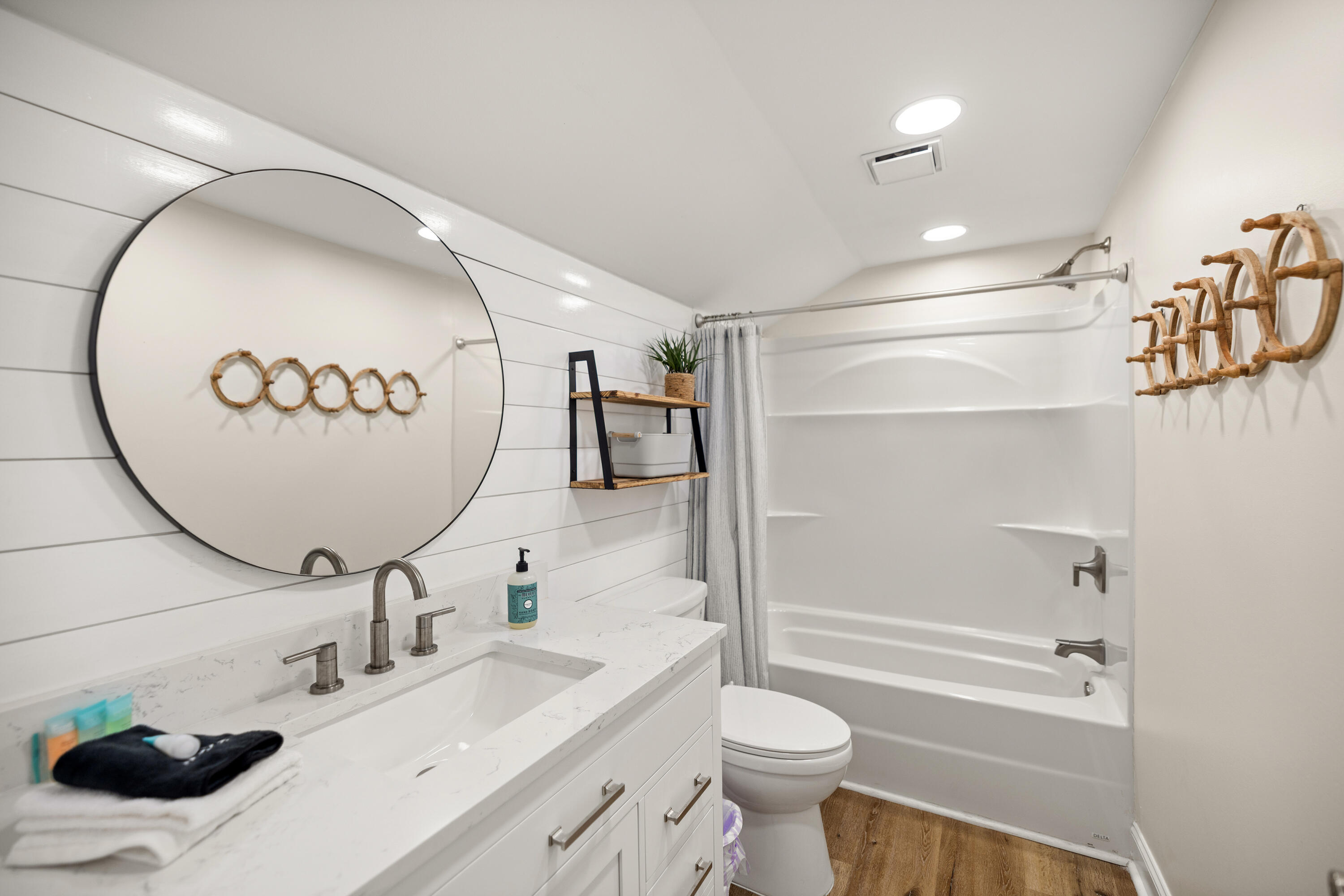 SOUTHWIND 1 CONDO - Residential