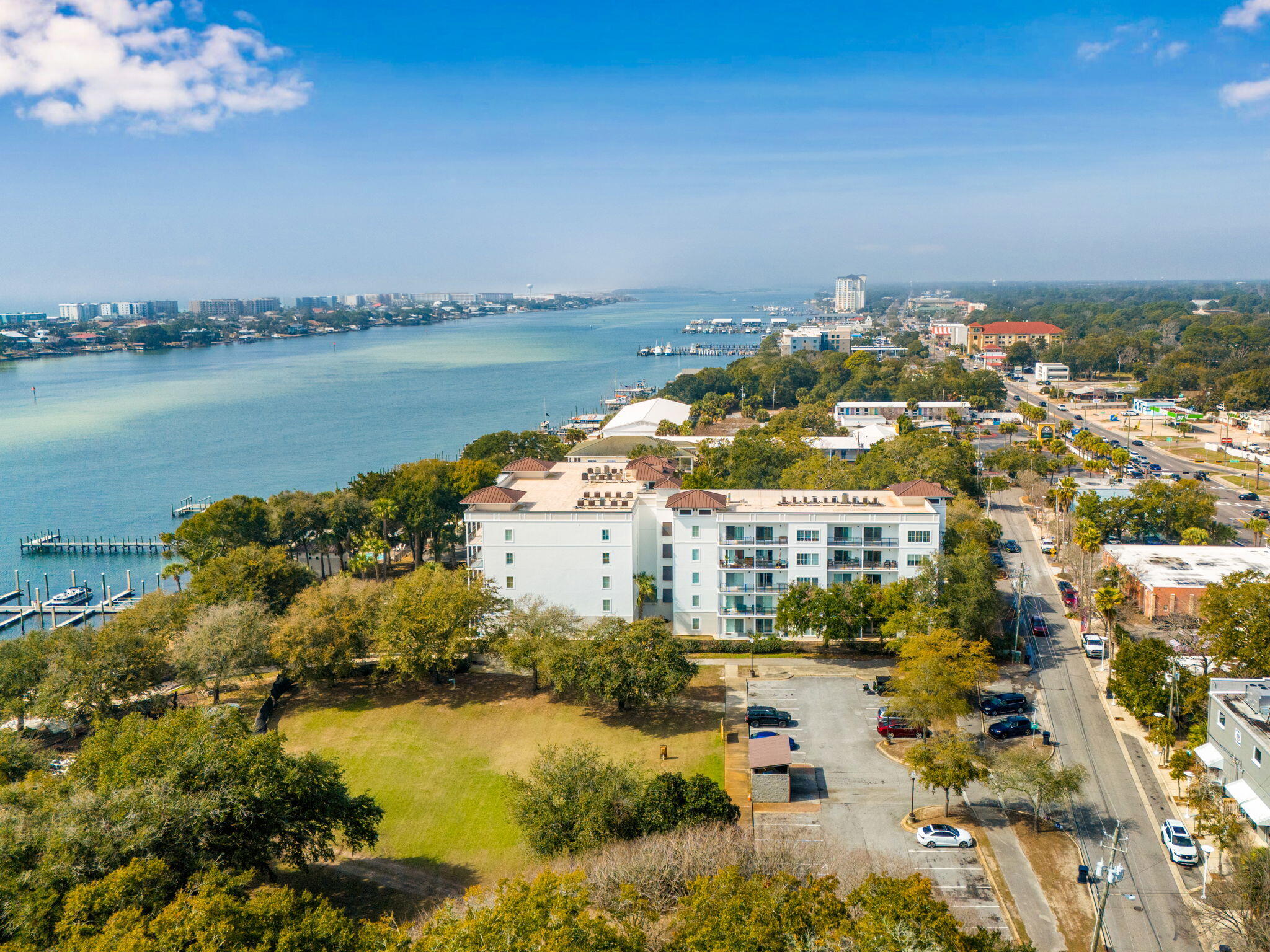 INDIANOLA ON THE WATER - Residential