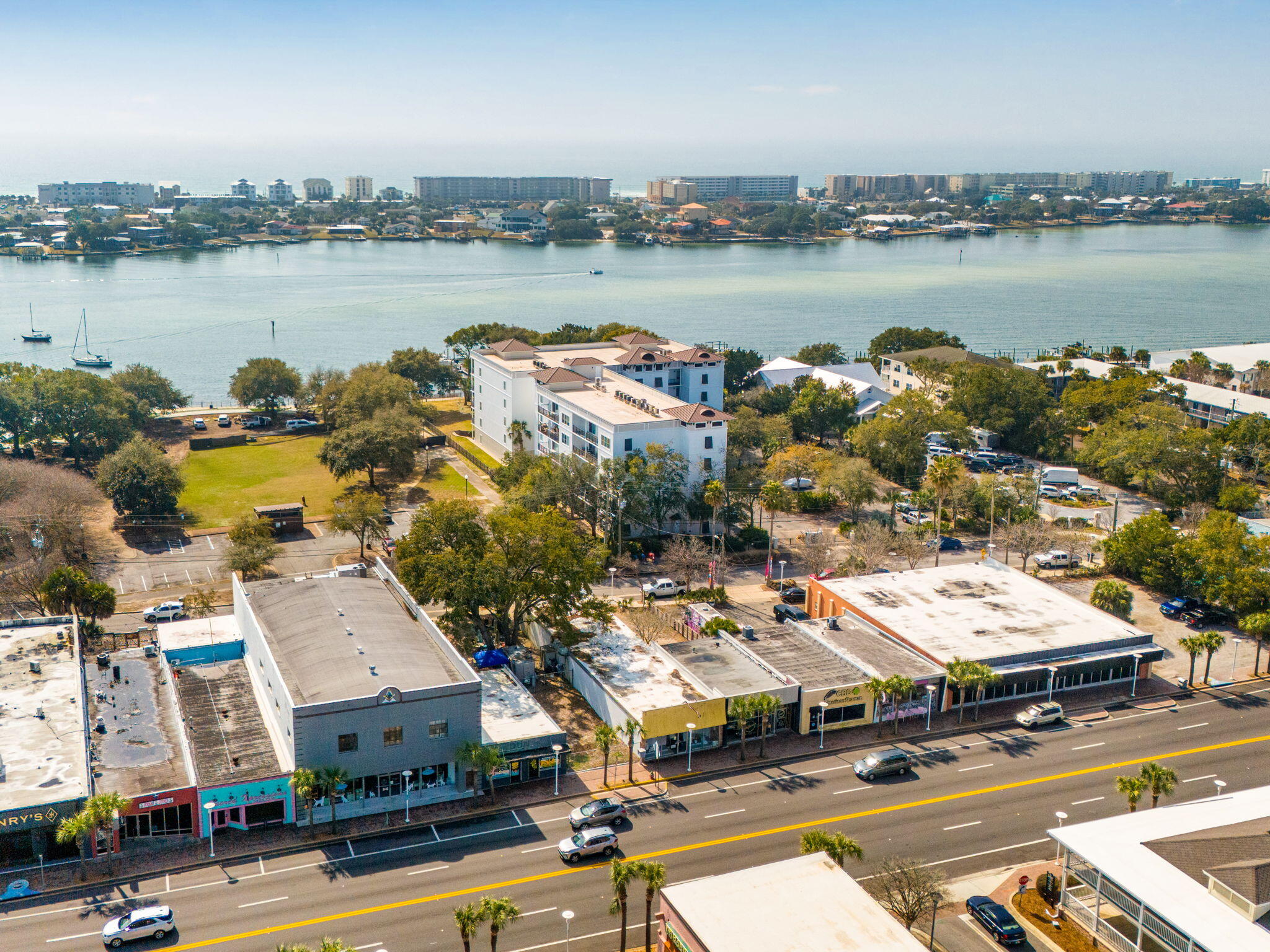 INDIANOLA ON THE WATER - Residential