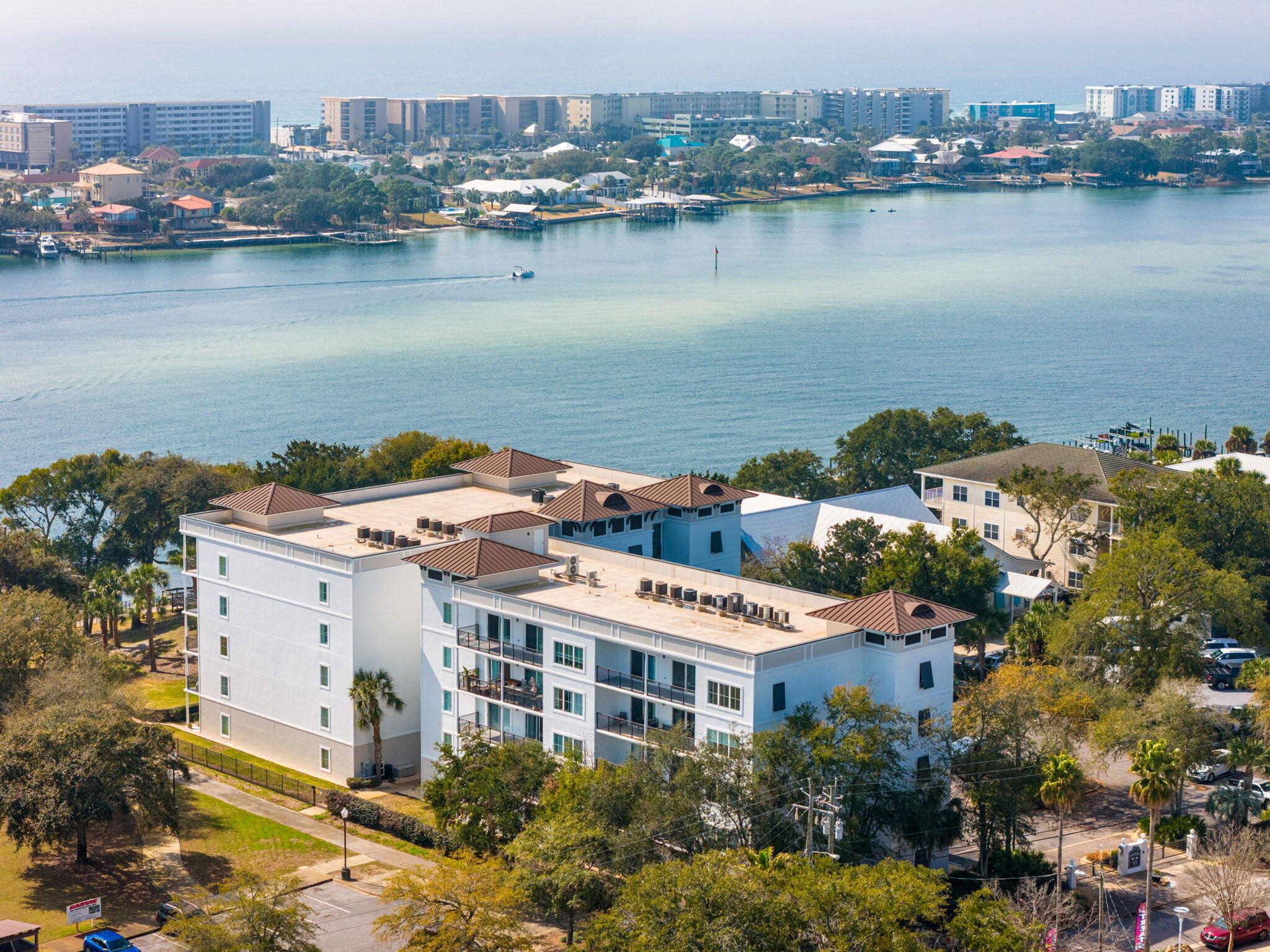 INDIANOLA ON THE WATER - Residential