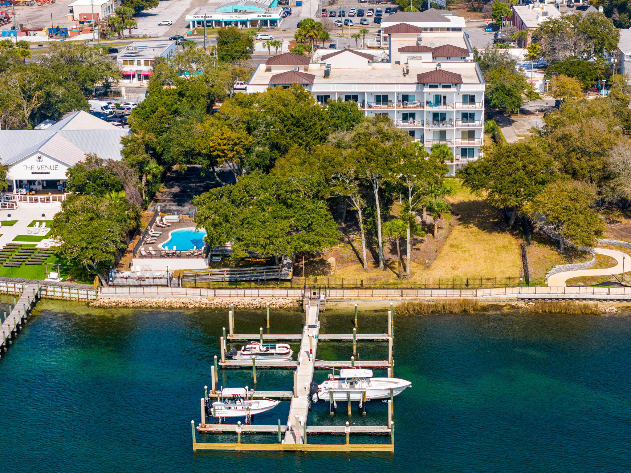 INDIANOLA ON THE WATER - Residential