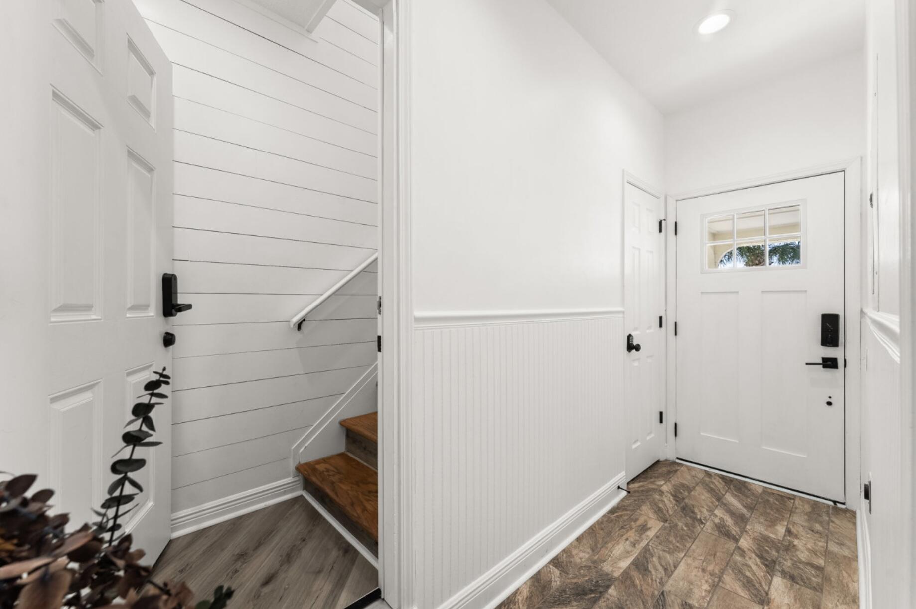 The Palms Condominiums - Residential