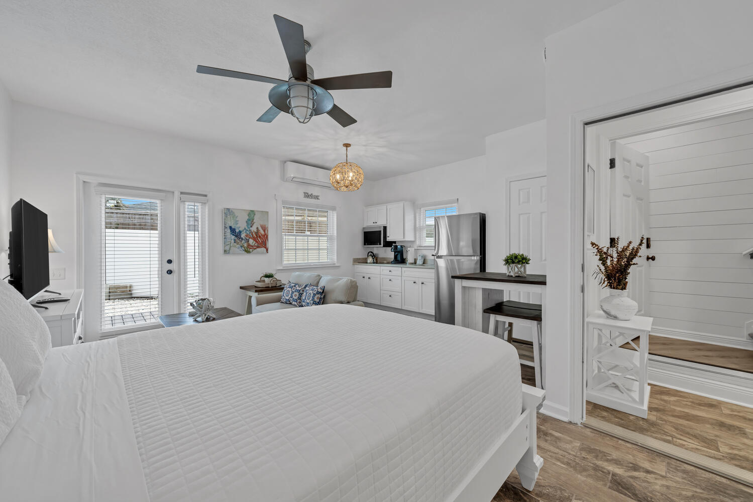 The Palms Condominiums - Residential