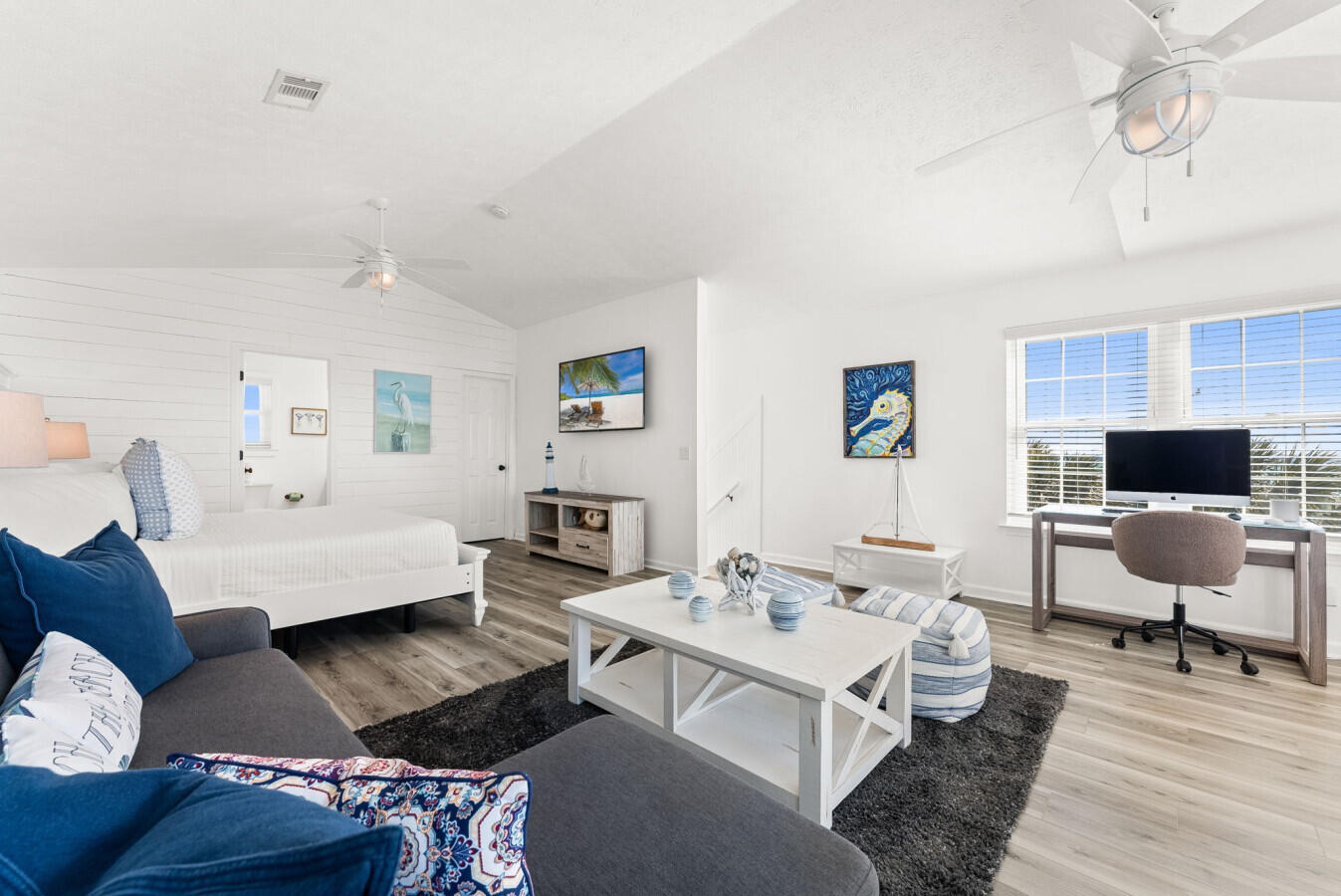 The Palms Condominiums - Residential