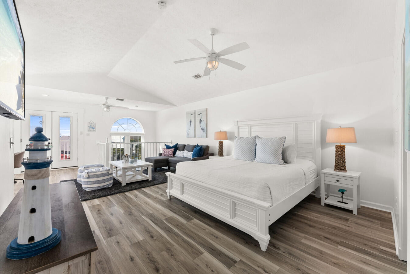 The Palms Condominiums - Residential