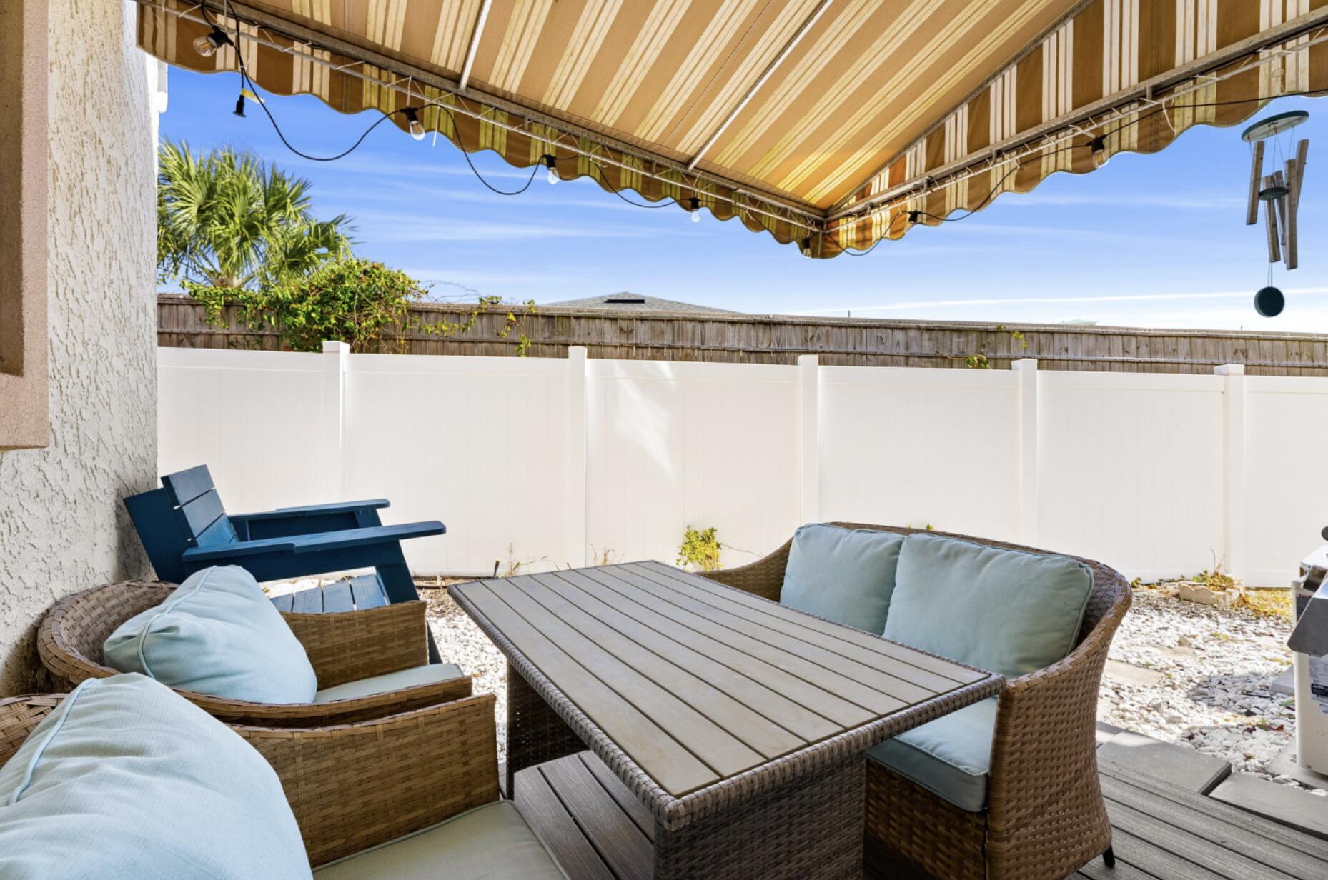 The Palms Condominiums - Residential