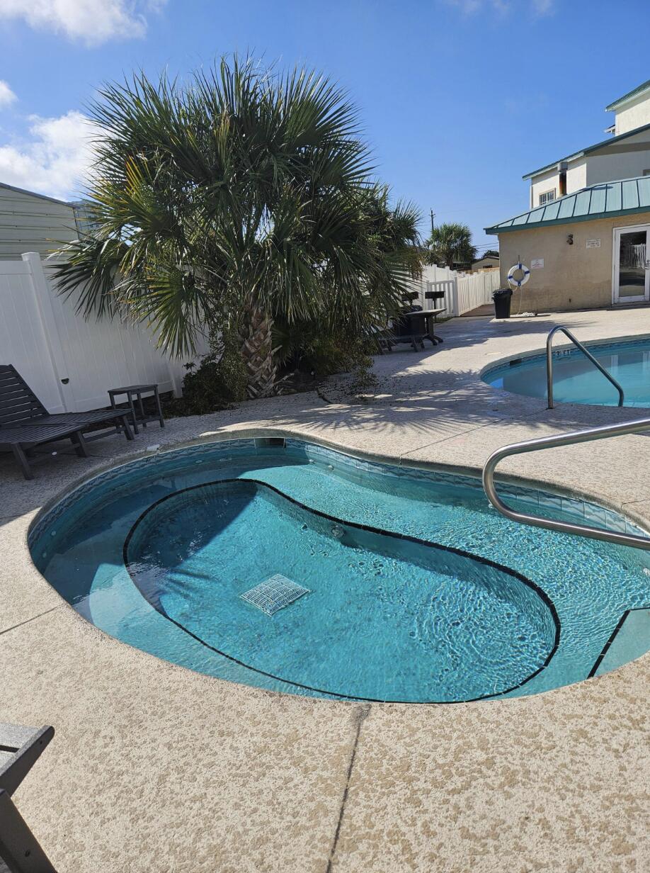 The Palms Condominiums - Residential