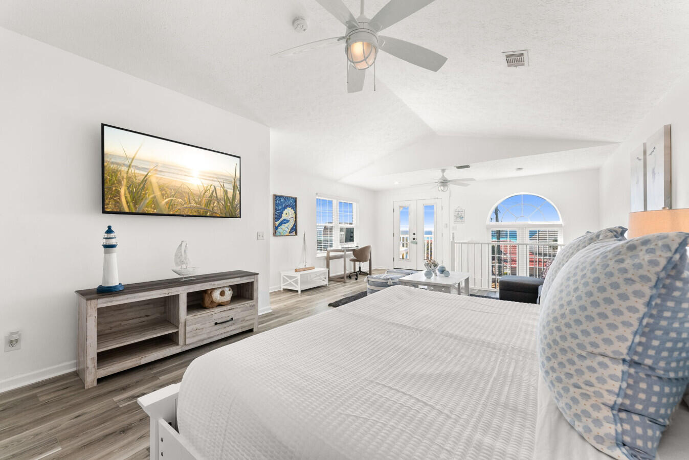 The Palms Condominiums - Residential