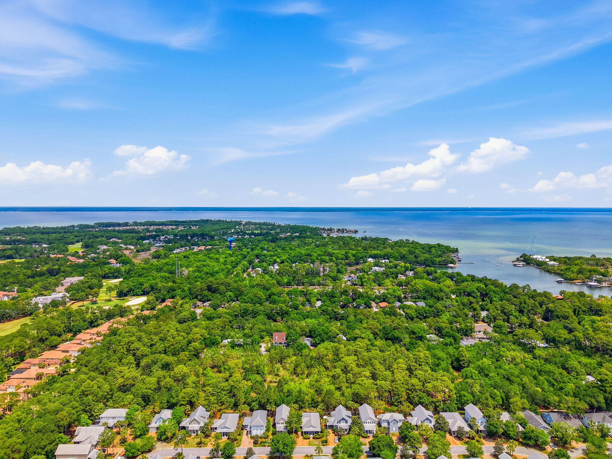 HARBOR OAKS - Residential