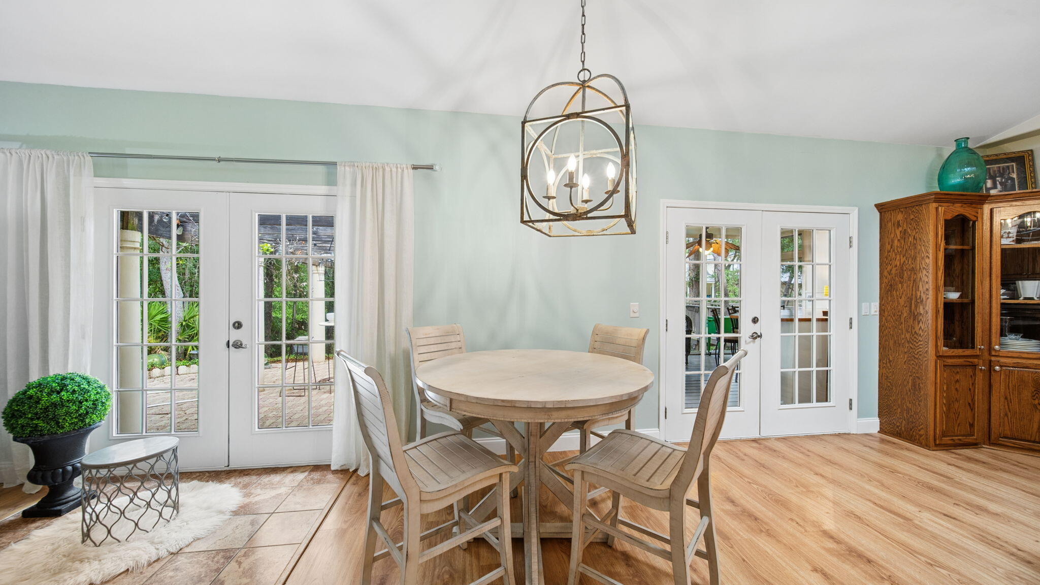 HARBOR OAKS - Residential