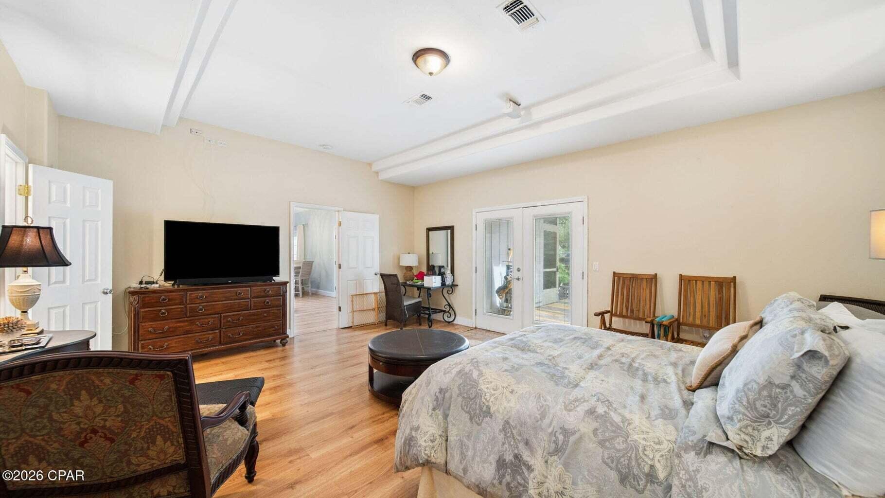 HARBOR OAKS - Residential