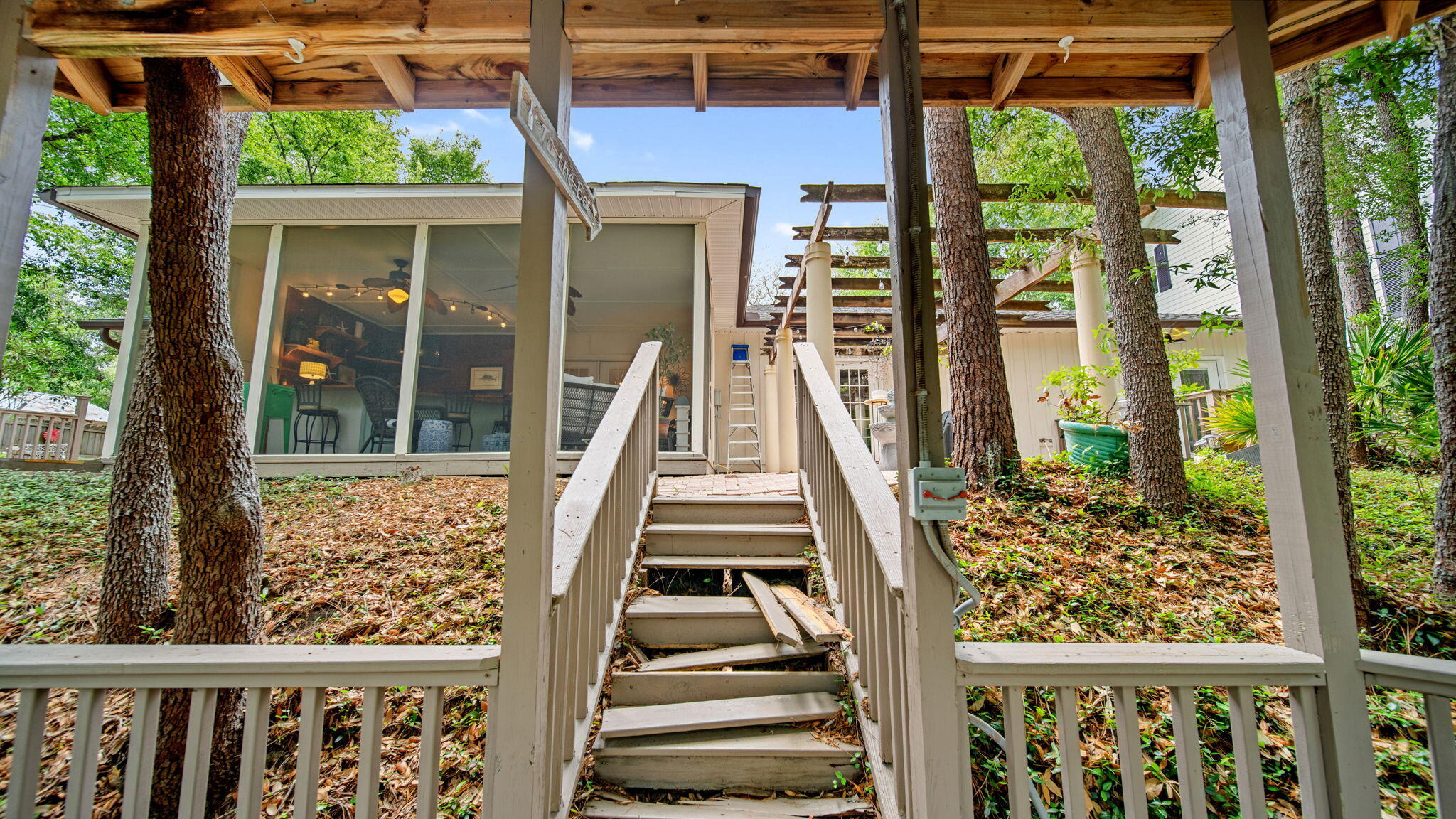 HARBOR OAKS - Residential
