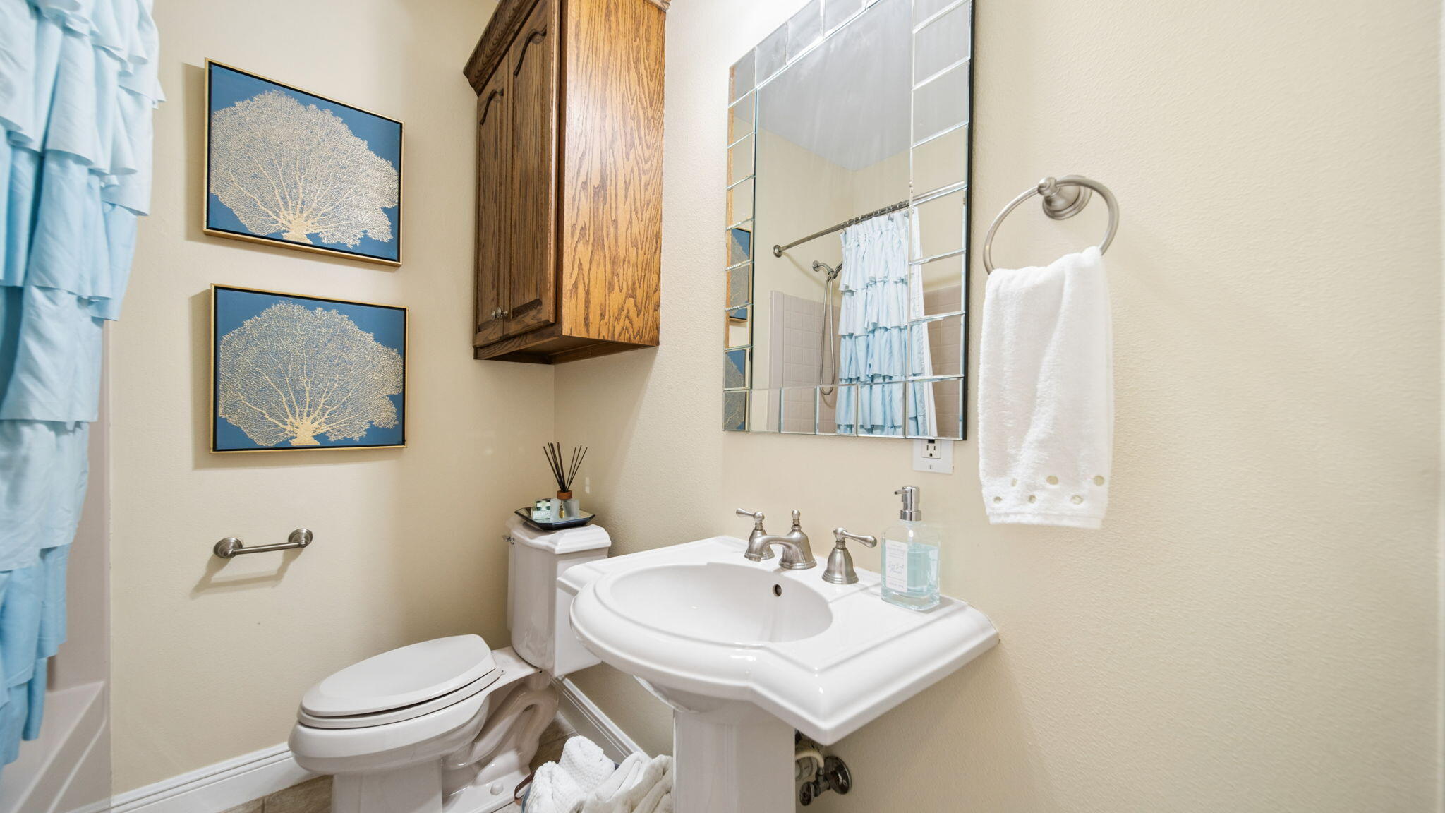 HARBOR OAKS - Residential
