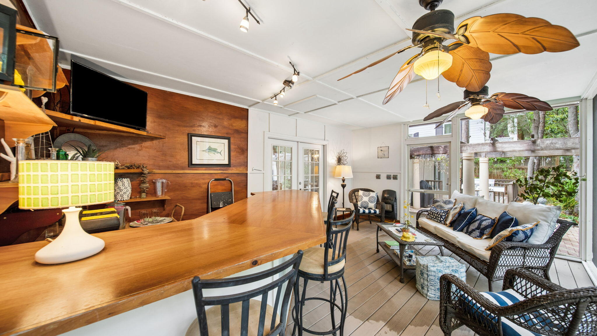HARBOR OAKS - Residential