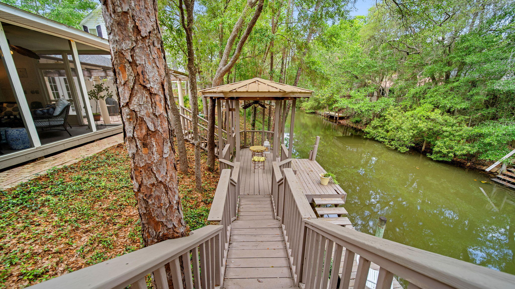 HARBOR OAKS - Residential