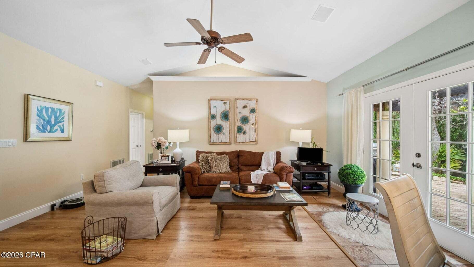 HARBOR OAKS - Residential