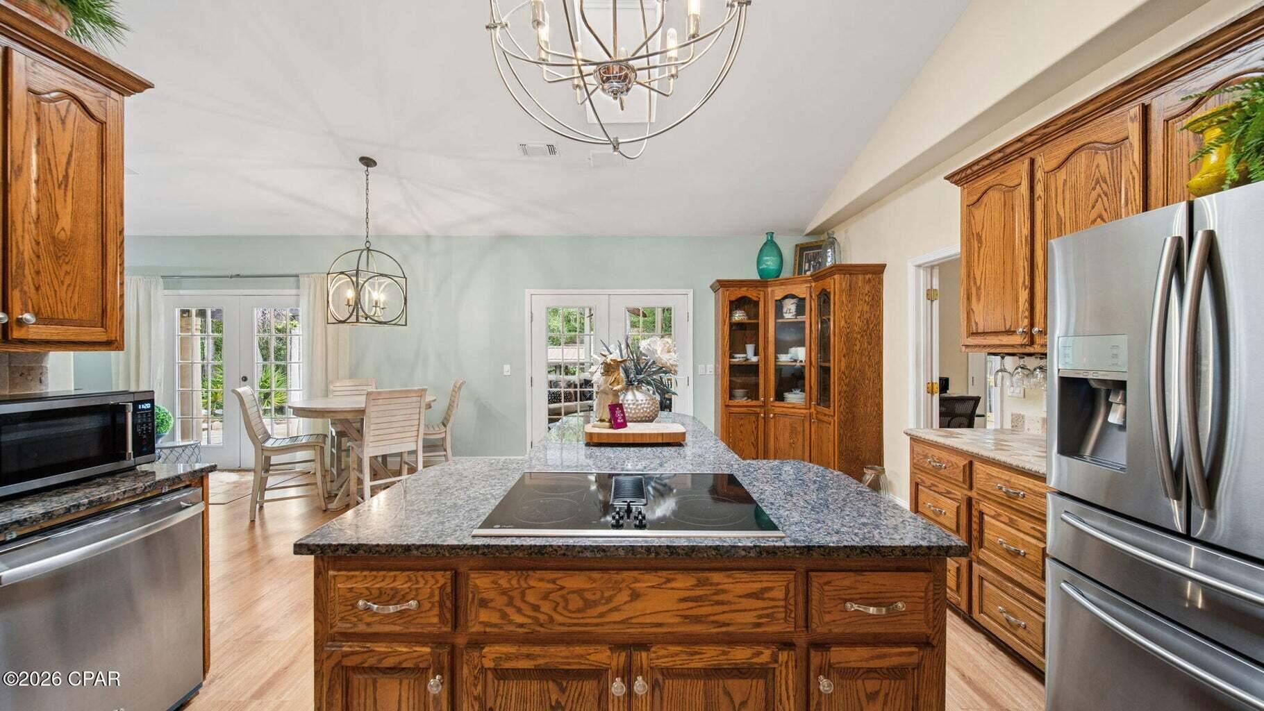 HARBOR OAKS - Residential
