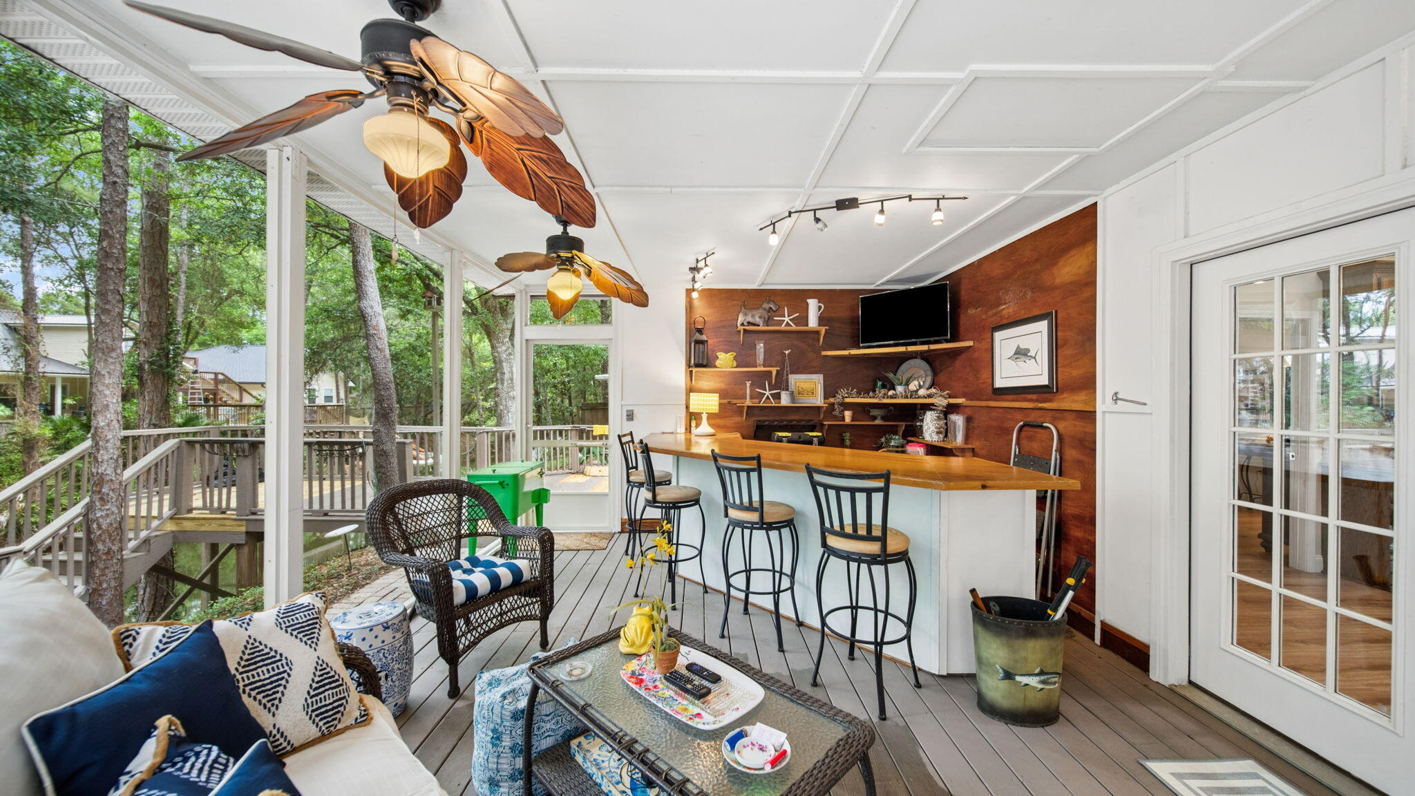 HARBOR OAKS - Residential