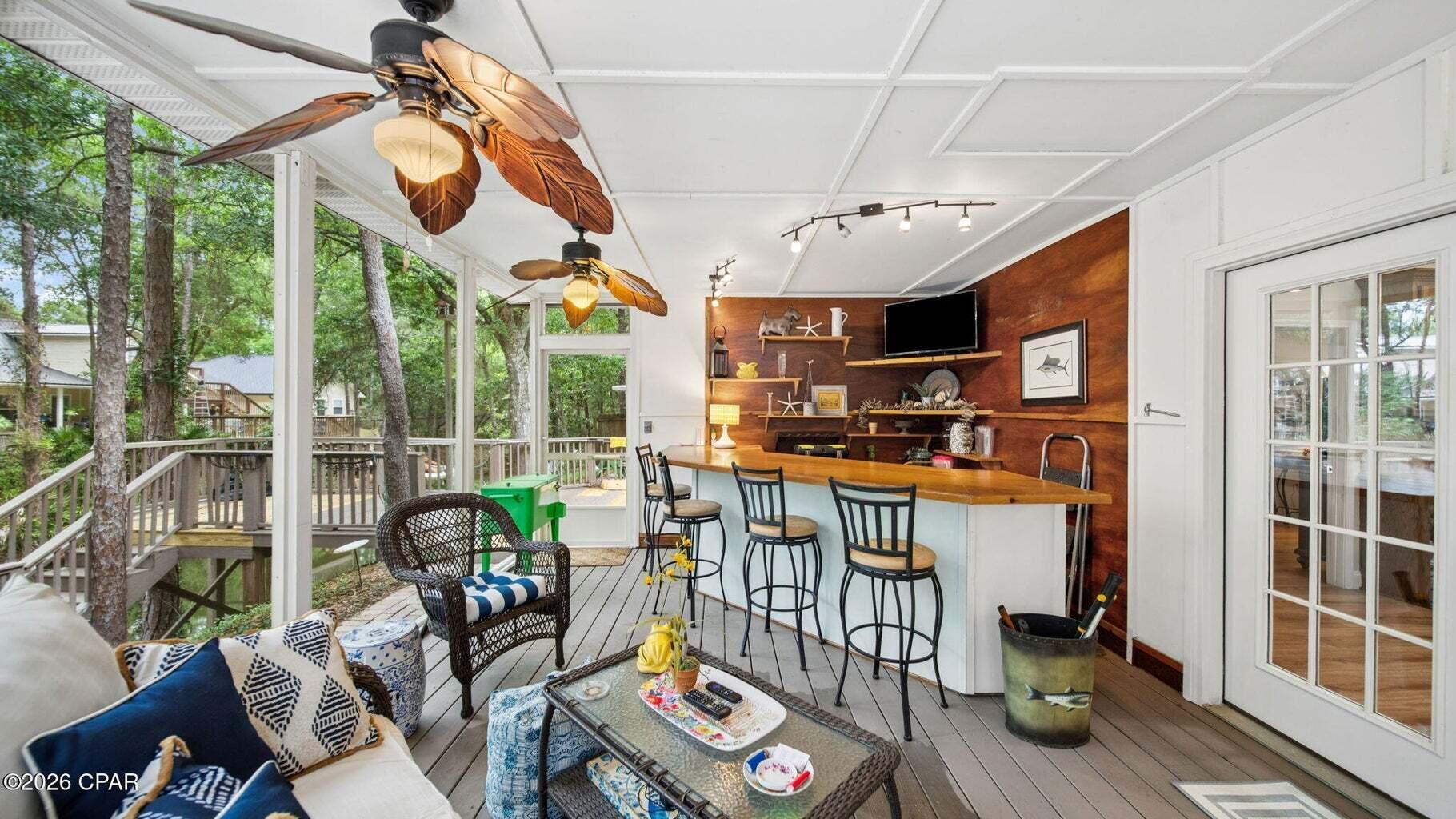 HARBOR OAKS - Residential