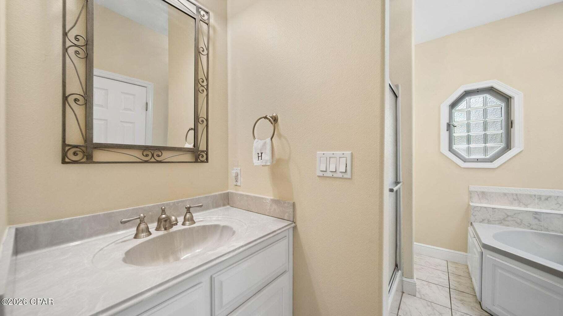 HARBOR OAKS - Residential