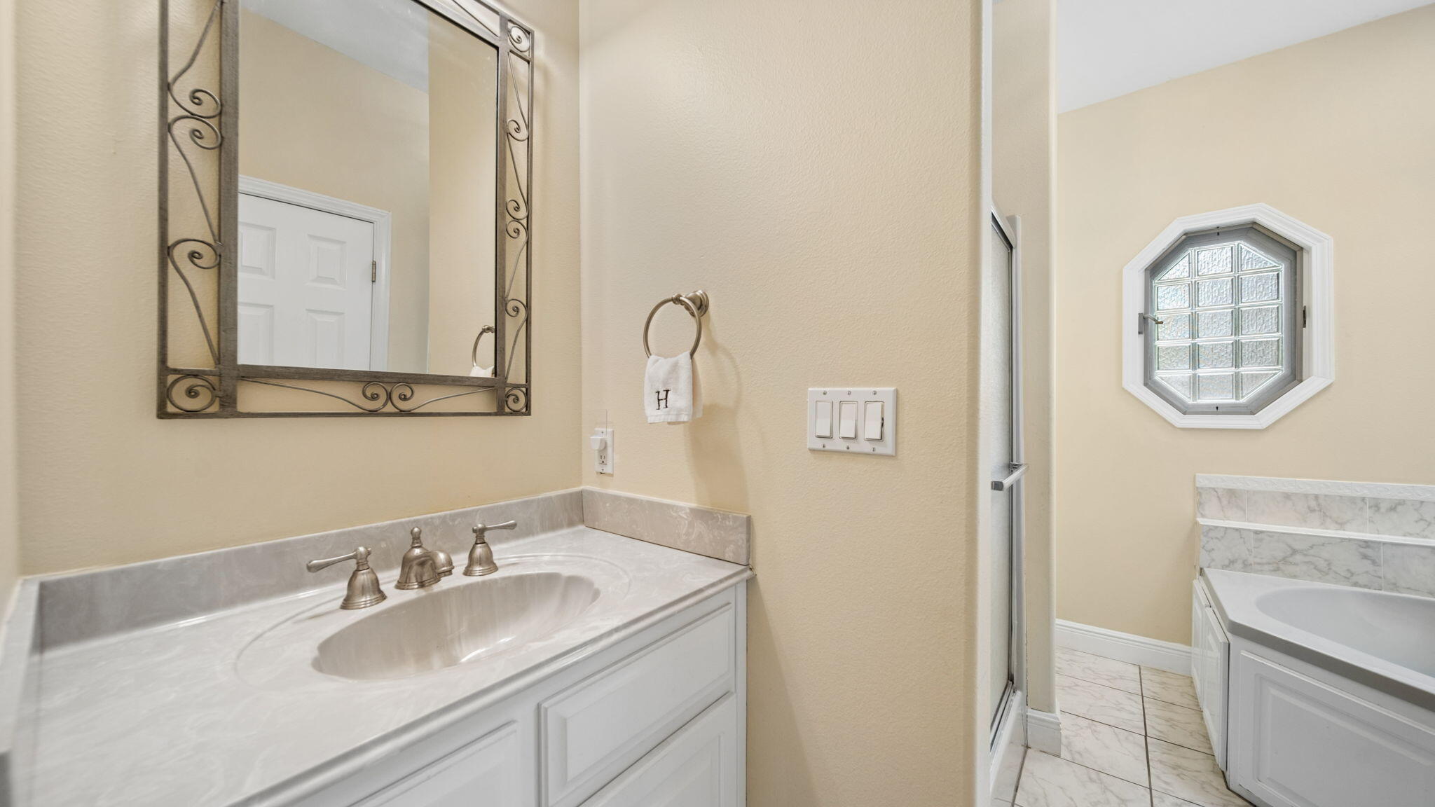 HARBOR OAKS - Residential