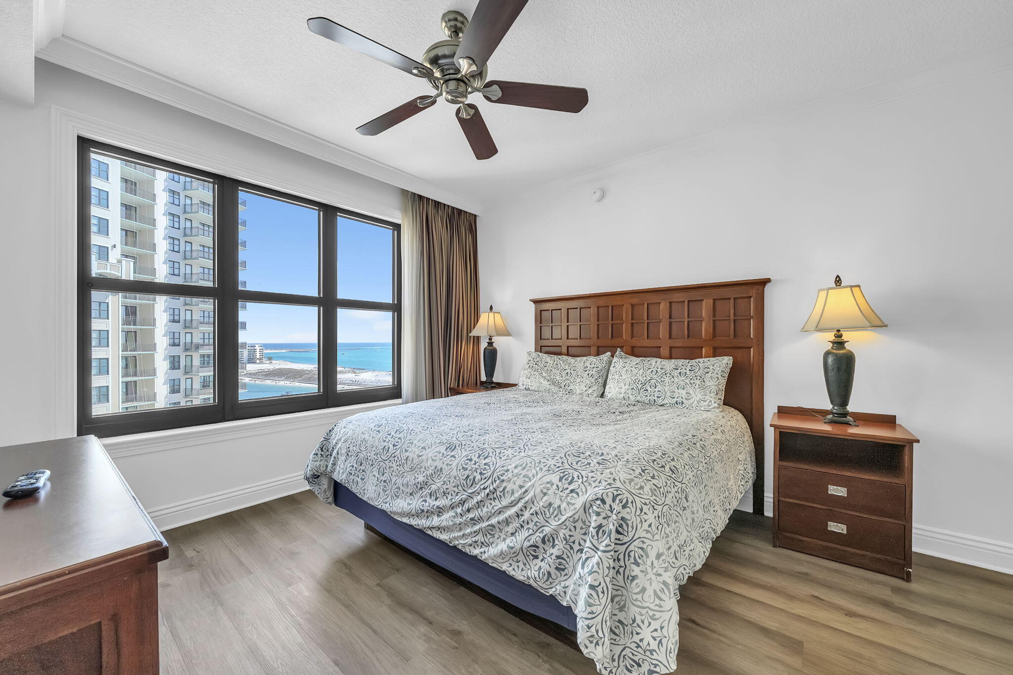 EMERALD GRANDE WEST - Residential