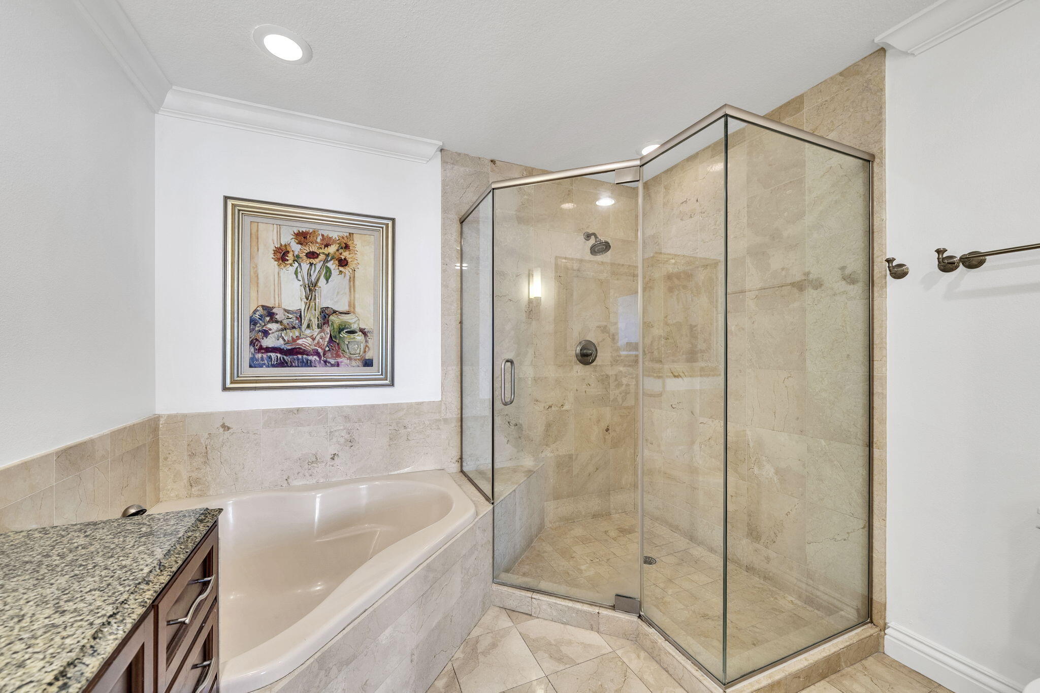 EMERALD GRANDE WEST - Residential