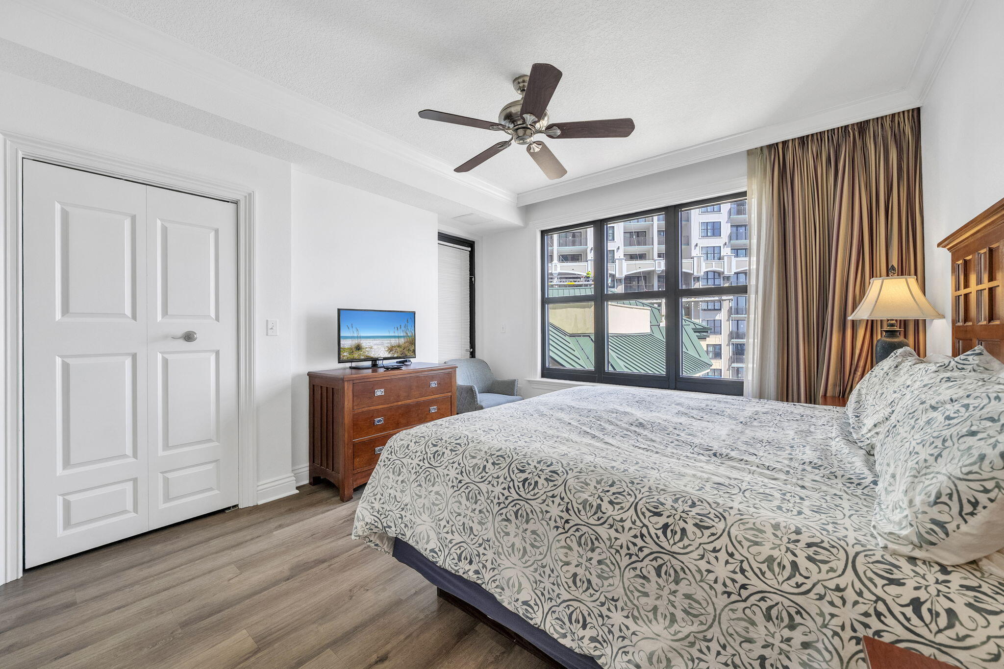 EMERALD GRANDE WEST - Residential