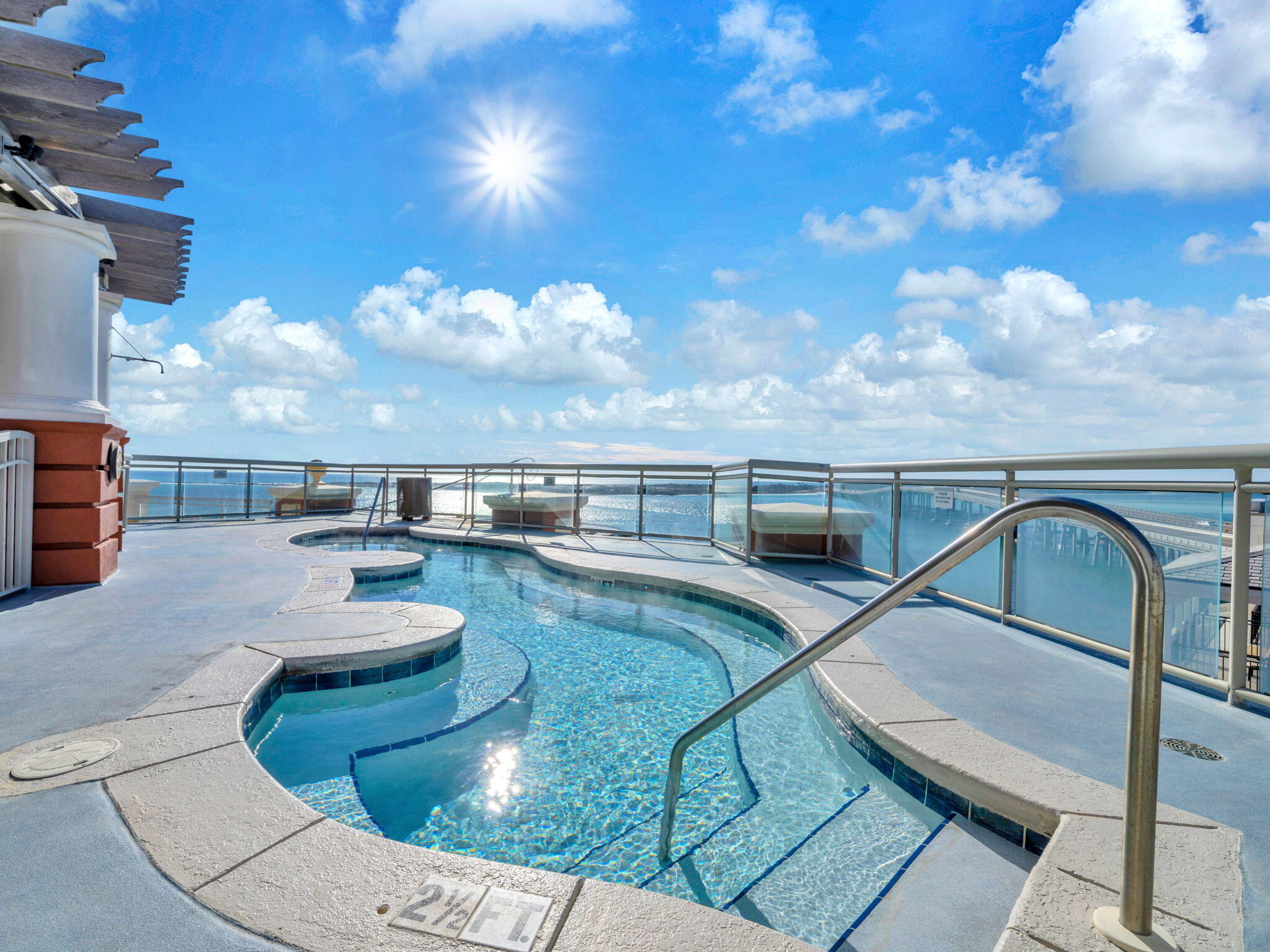 EMERALD GRANDE WEST - Residential