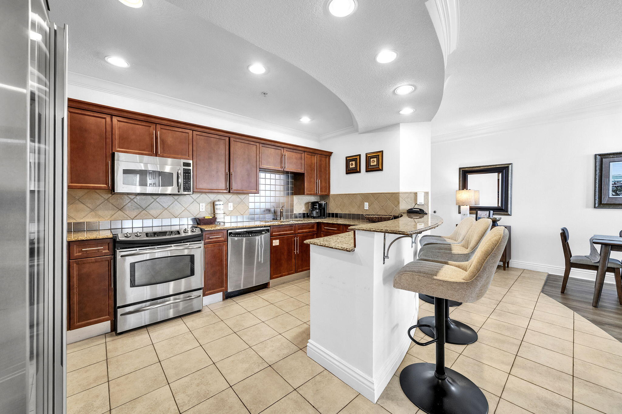 EMERALD GRANDE WEST - Residential