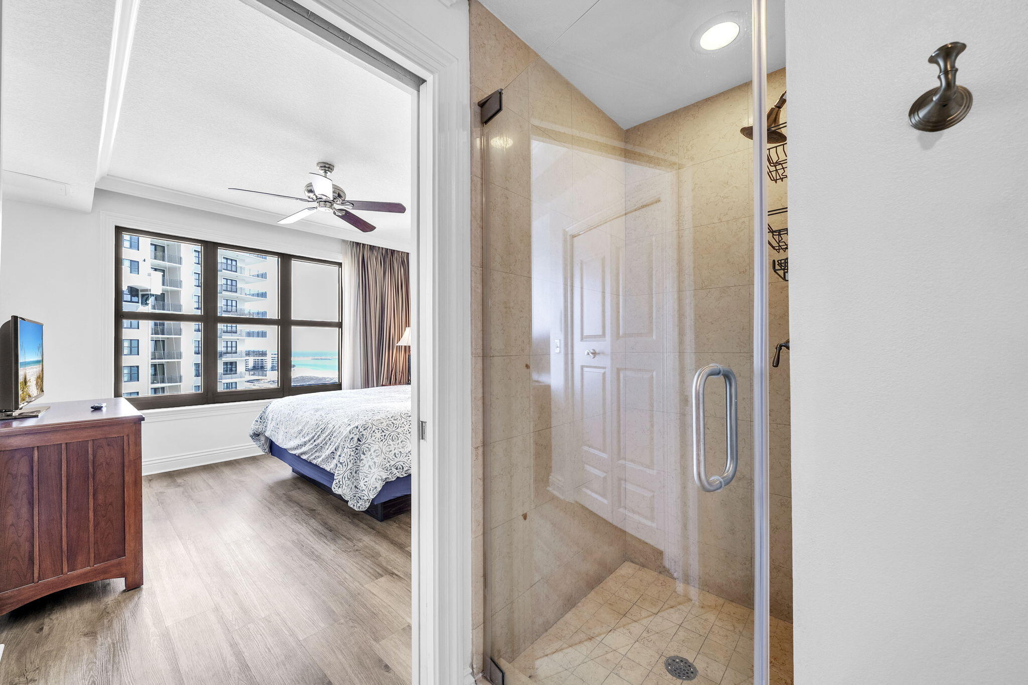 EMERALD GRANDE WEST - Residential