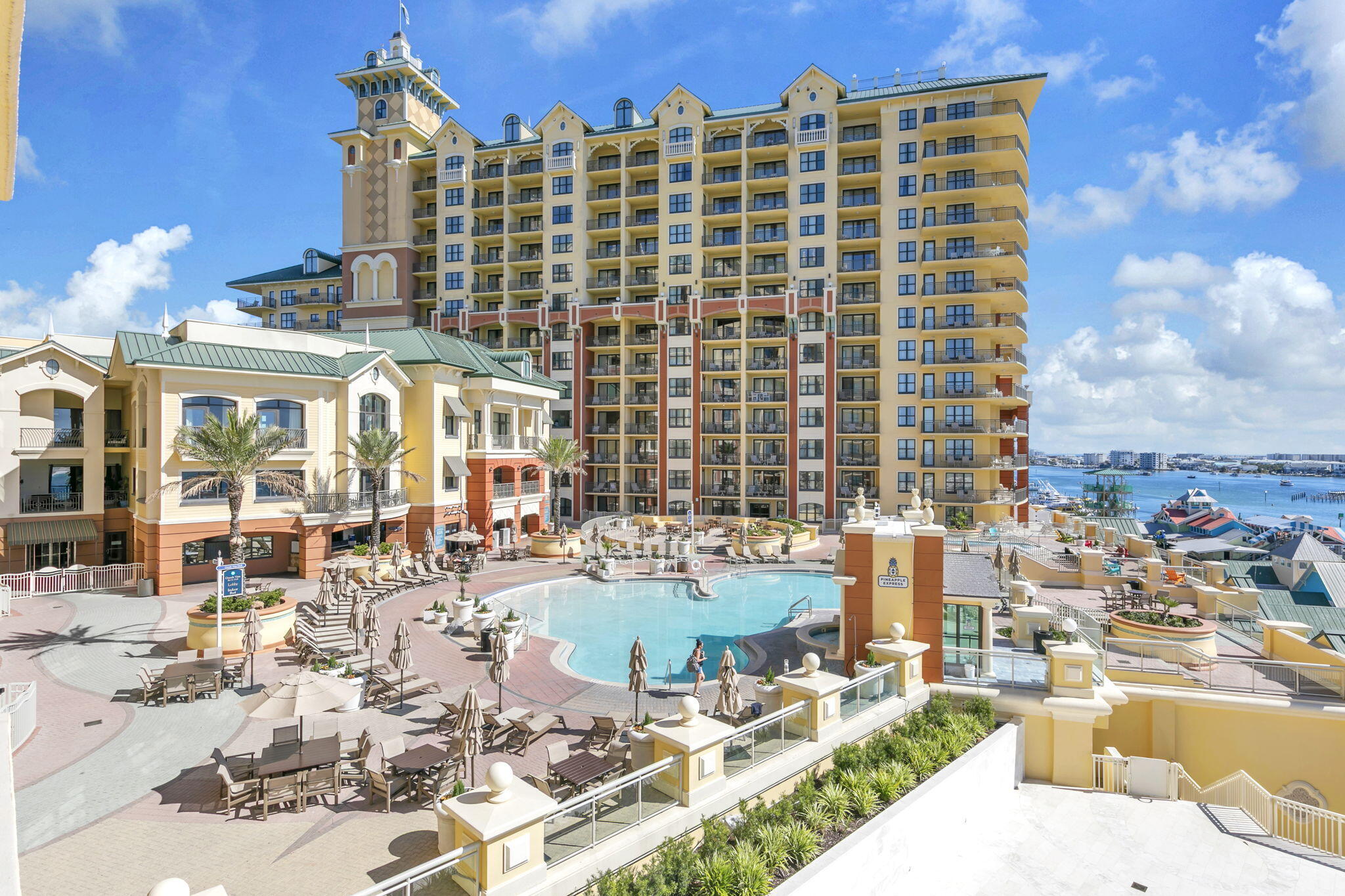 EMERALD GRANDE WEST - Residential