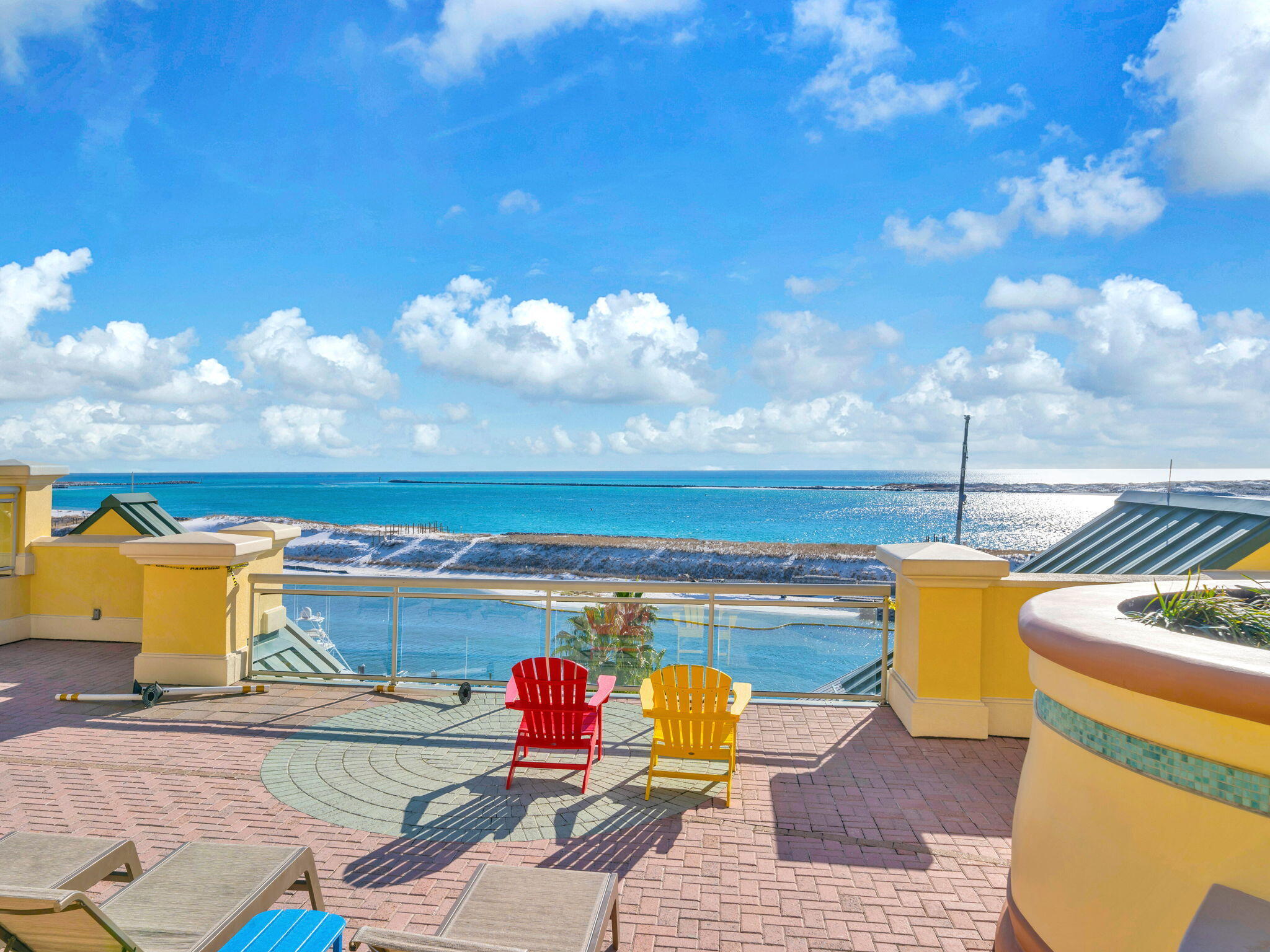 EMERALD GRANDE WEST - Residential